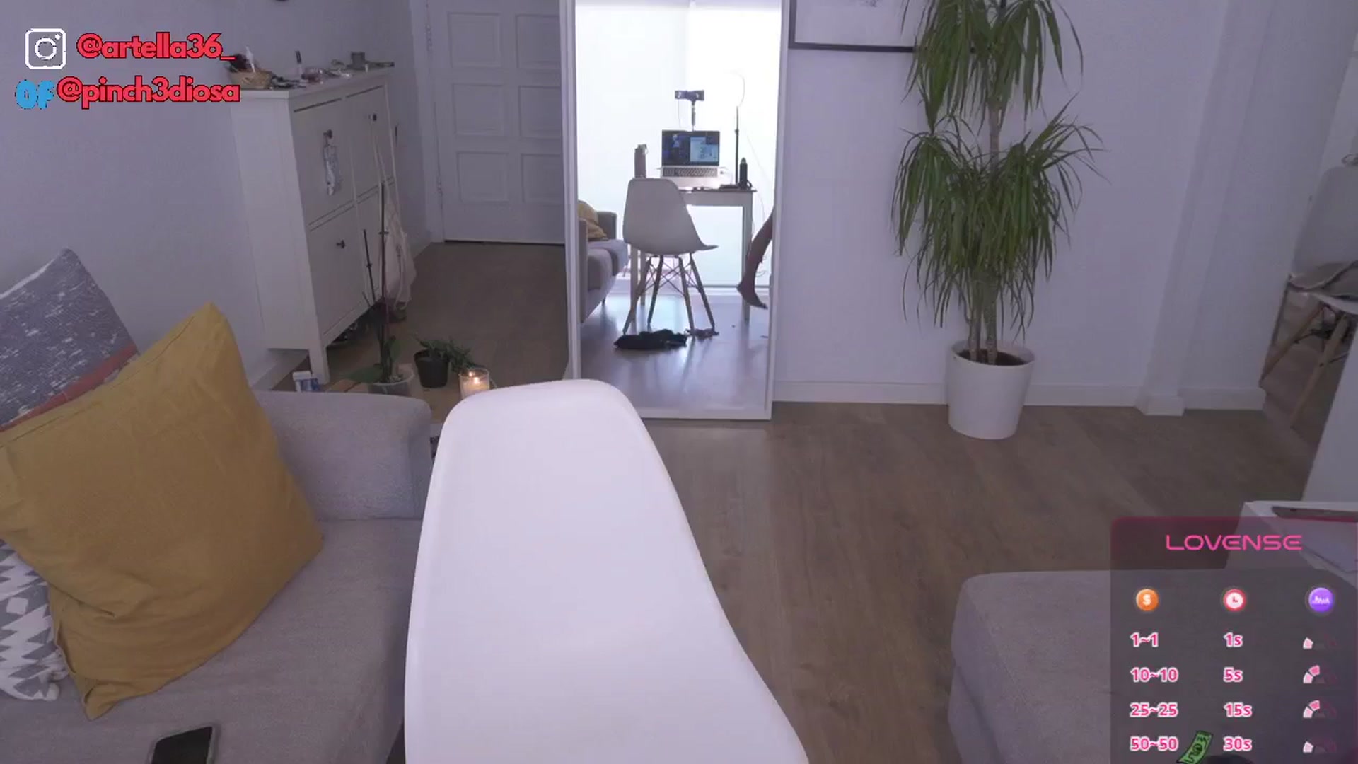 Gallery image thumbnail from Cinderella36's myfreecams stream on, 08/03/2024, 15:08 image 11 of 20