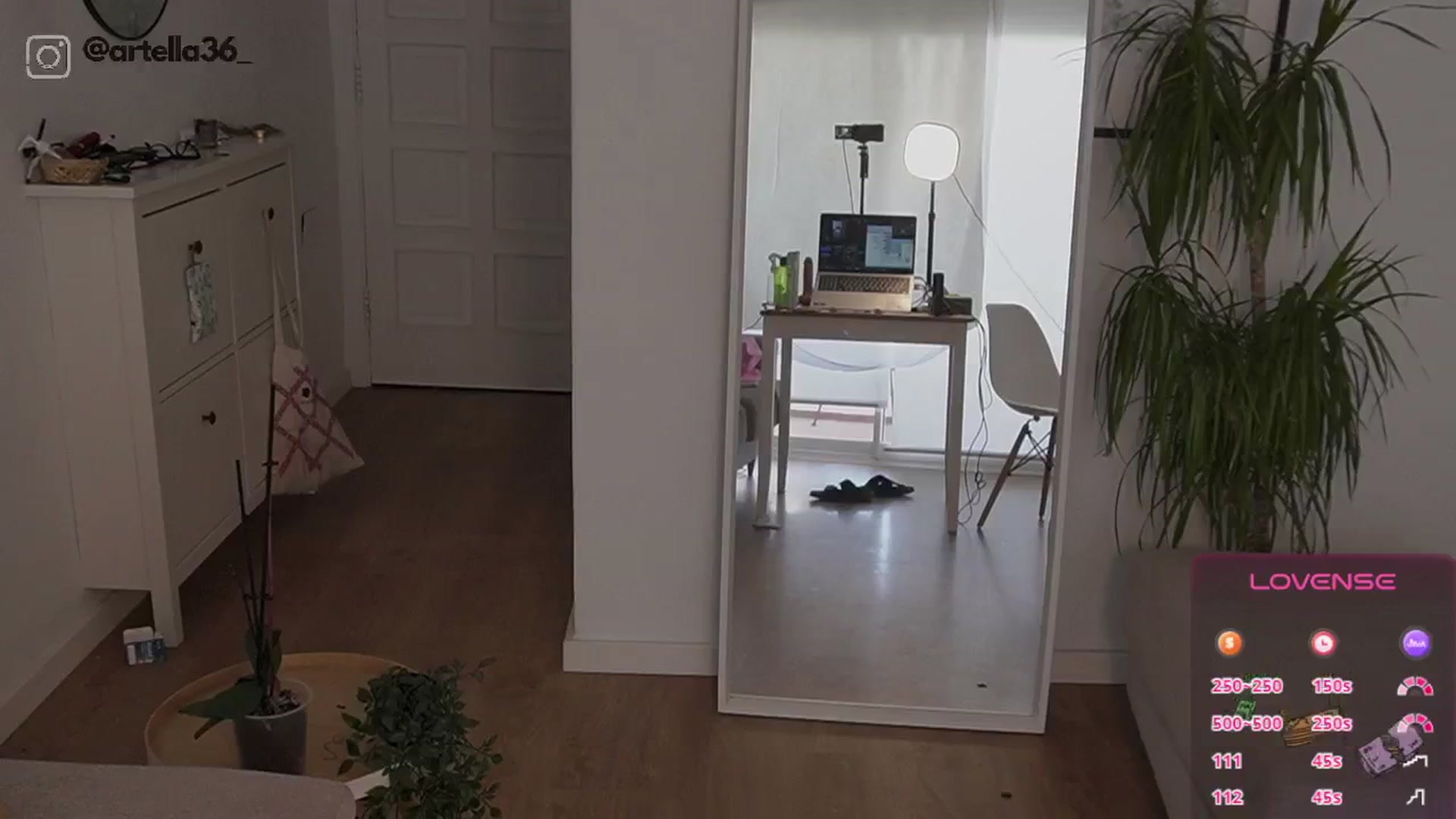 Gallery image thumbnail from Cinderella36's myfreecams stream on, 08/06/2024, 13:46 image 18 of 20