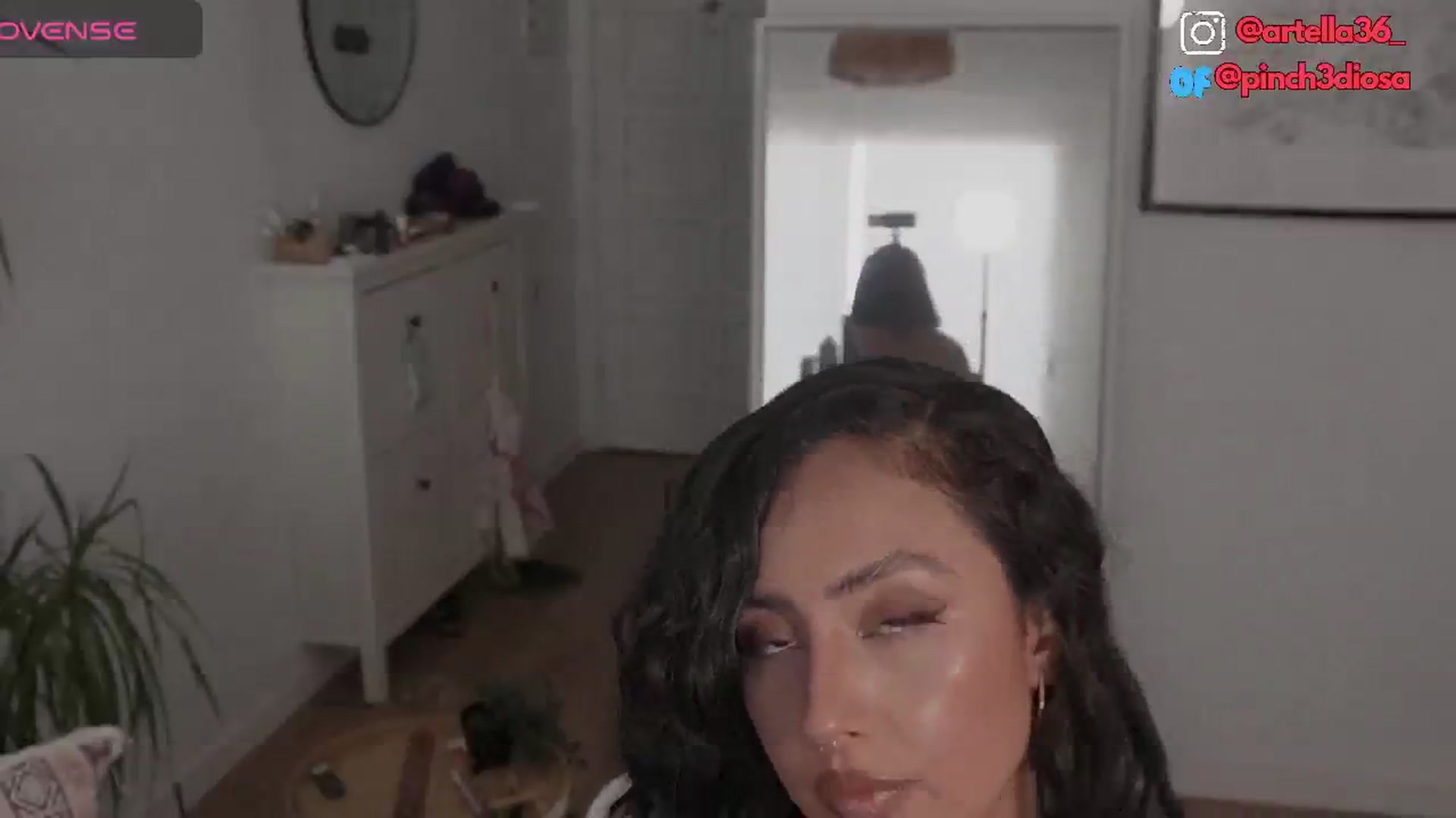 Gallery image thumbnail from Cinderella36's myfreecams stream on, 08/26/2024, 11:48 image 17 of 20