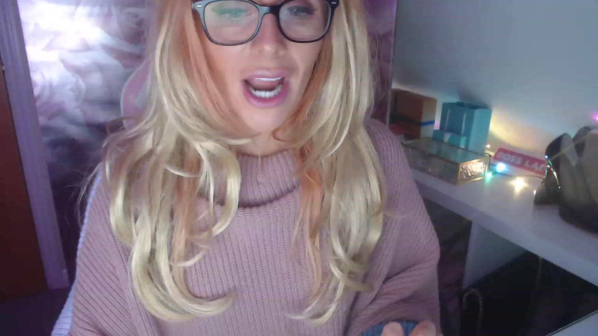 Gallery image thumbnail from CindyDolly's myfreecams stream on, 11/25/2022, 18:18 image 5 of 20