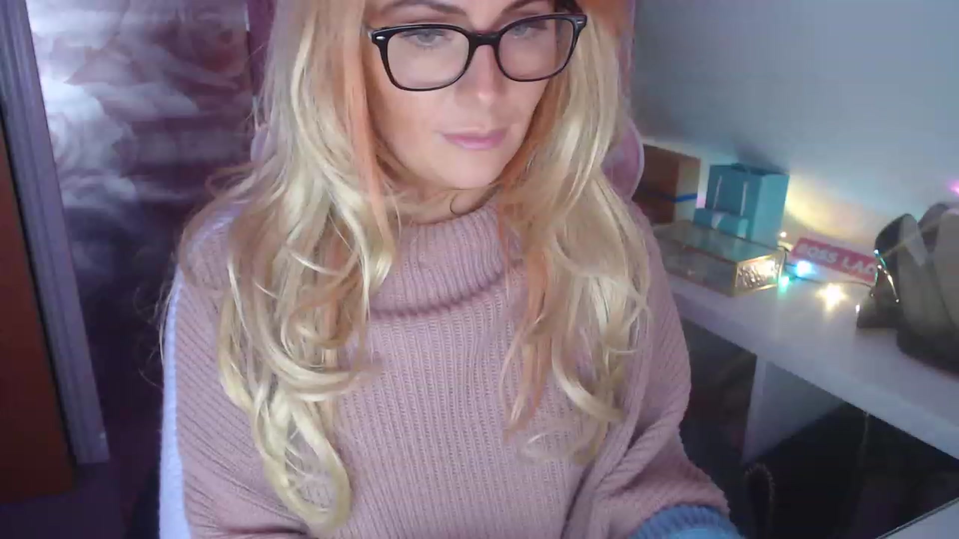 Gallery image thumbnail from CindyDolly's myfreecams stream on, 11/25/2022, 18:18 image 10 of 20