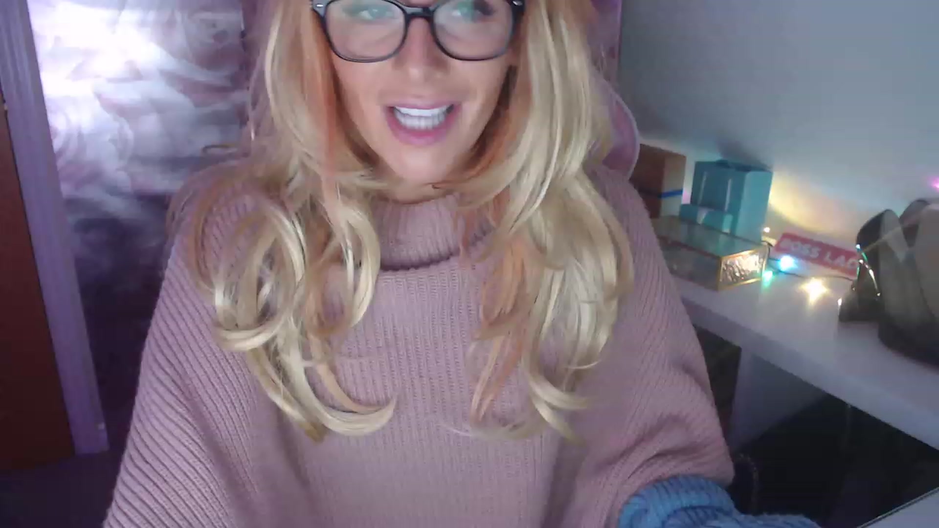 Gallery image thumbnail from CindyDolly's myfreecams stream on, 11/25/2022, 18:18 image 7 of 20