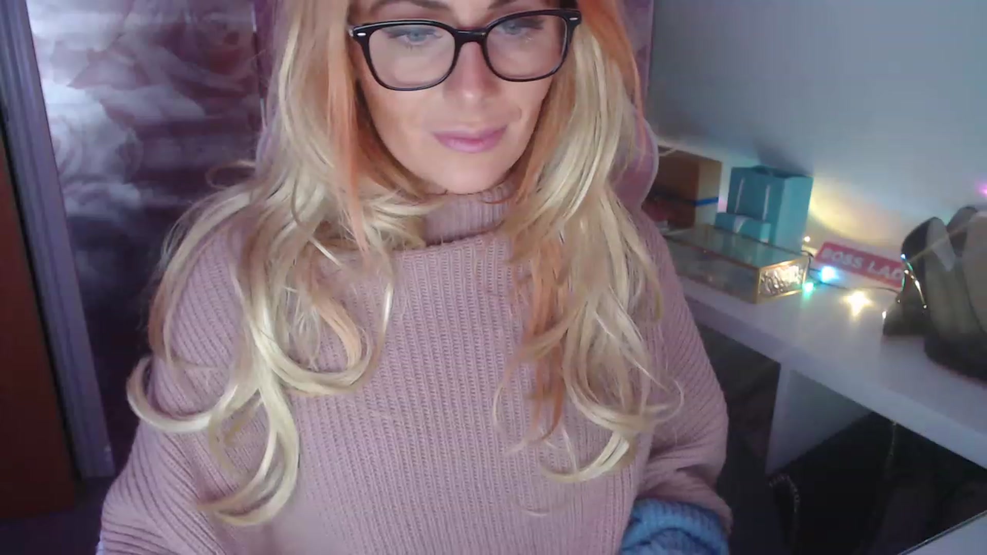 Gallery image thumbnail from CindyDolly's myfreecams stream on, 11/25/2022, 18:18 image 16 of 20