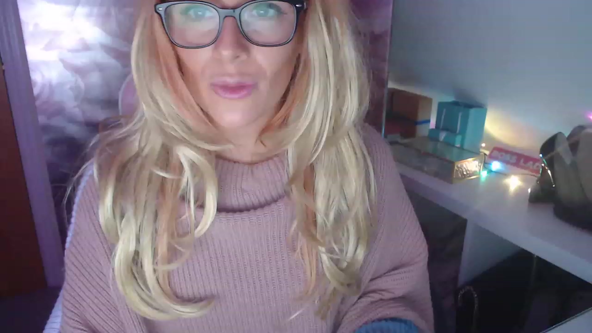 Gallery image thumbnail from CindyDolly's myfreecams stream on, 11/25/2022, 18:18 image 2 of 20