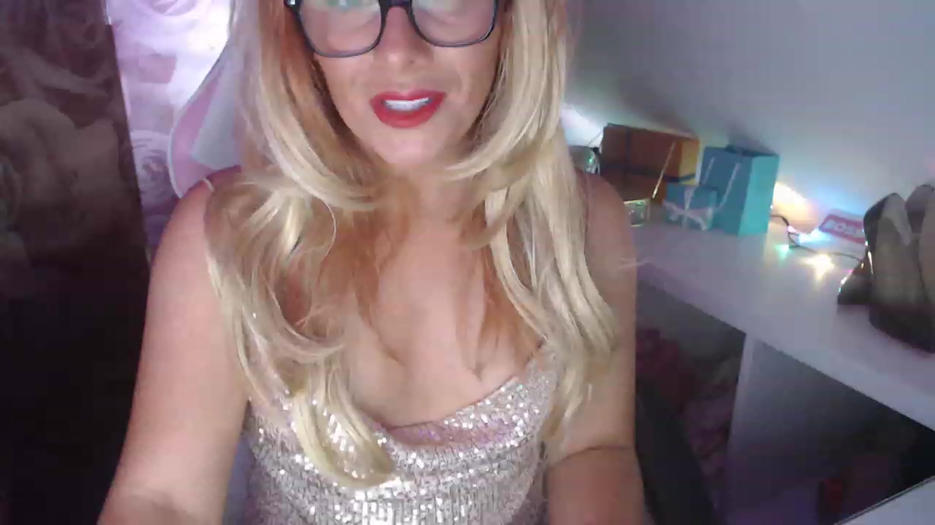 Gallery image thumbnail from CindyDolly's myfreecams stream on, 12/26/2022, 20:18 image 6 of 20