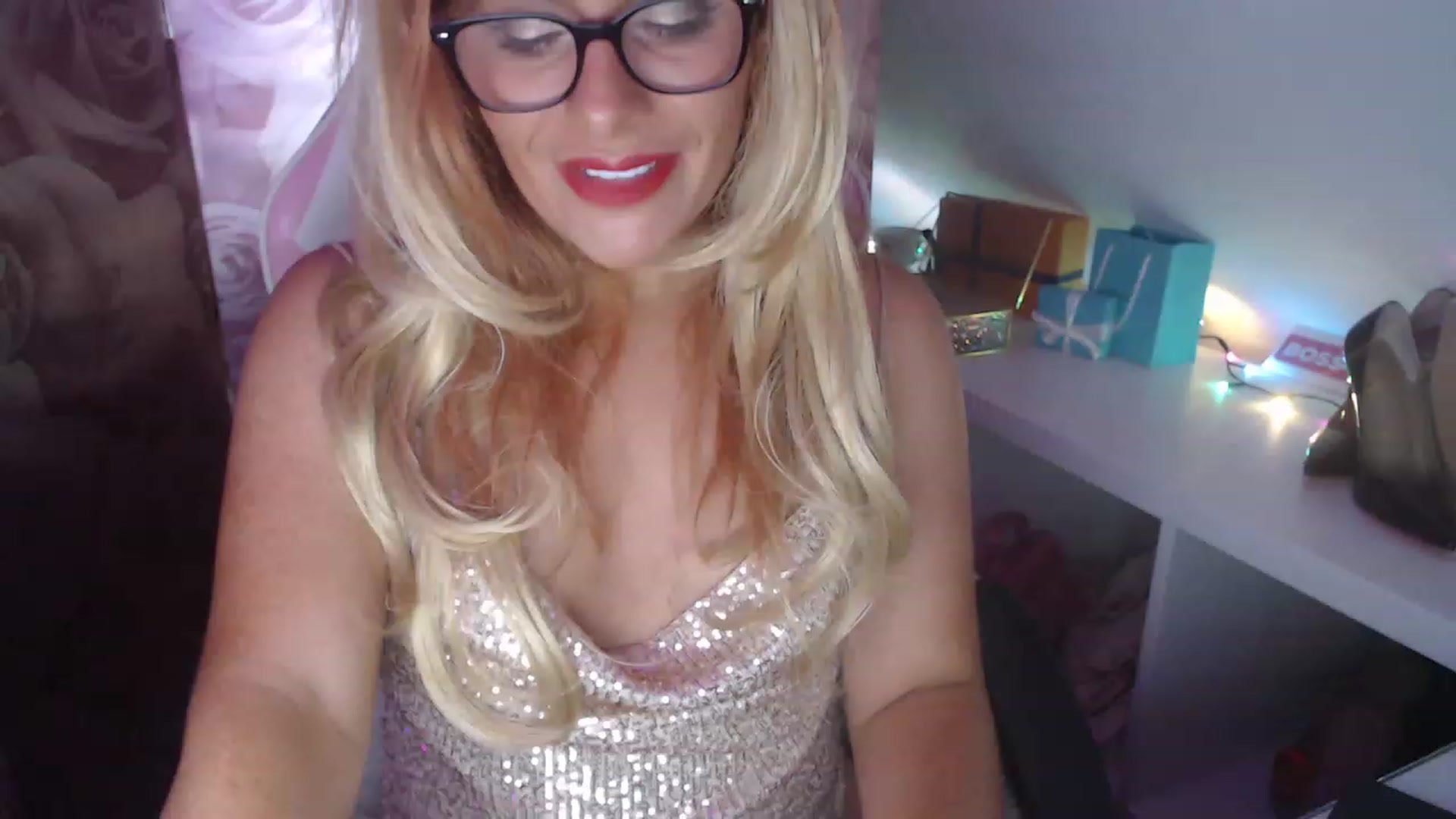 Gallery image thumbnail from CindyDolly's myfreecams stream on, 12/26/2022, 20:18 image 3 of 20