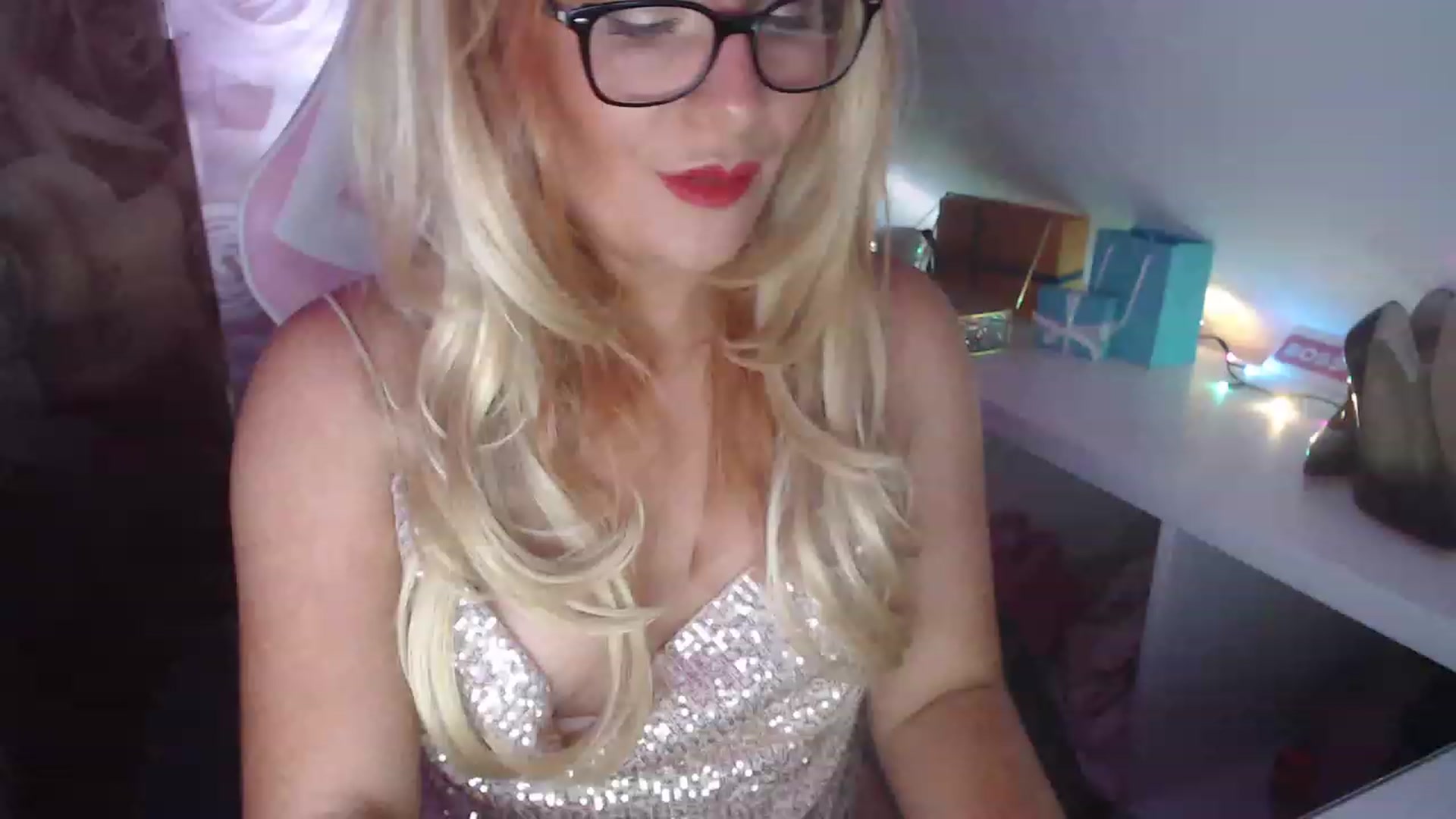 Gallery image thumbnail from CindyDolly's myfreecams stream on, 12/26/2022, 20:18 image 14 of 20