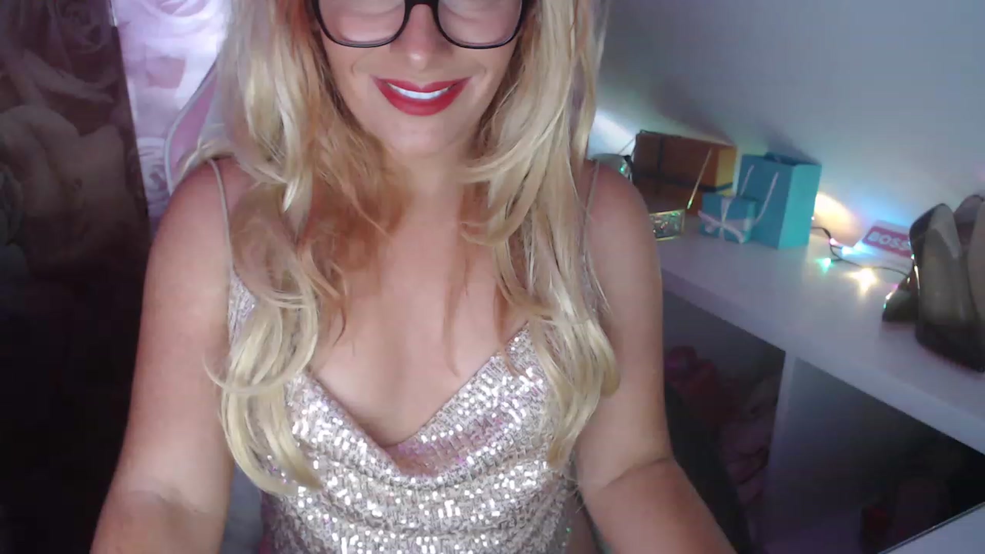 Gallery image thumbnail from CindyDolly's myfreecams stream on, 12/26/2022, 20:18 image 10 of 20