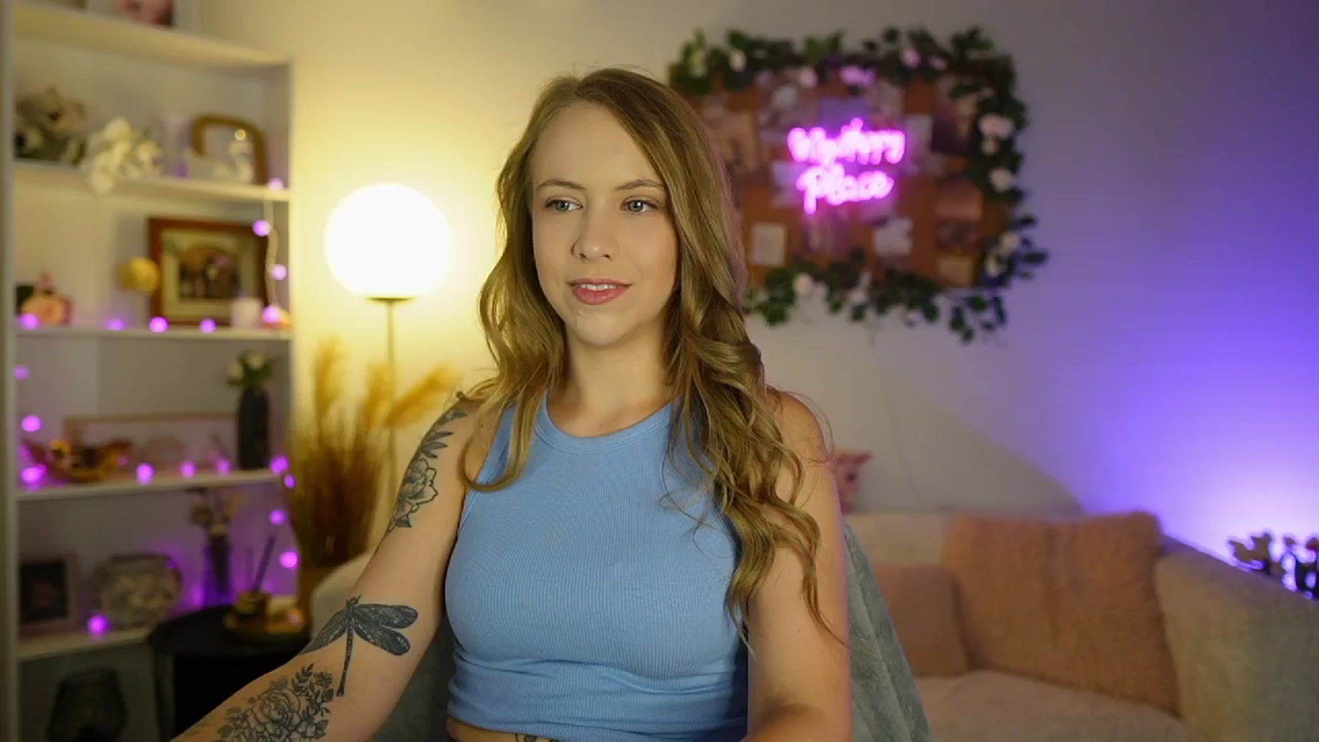 Gallery image thumbnail from Cindy_Grey's myfreecams stream on, 08/25/2025, 19:08 image 11 of 20
