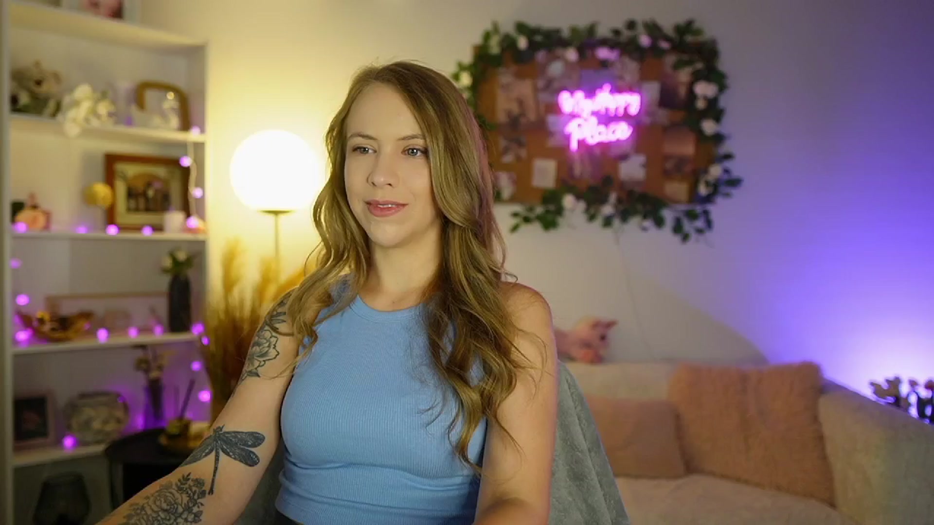 Gallery image thumbnail from Cindy_Grey's myfreecams stream on, 08/25/2025, 19:08 image 19 of 20