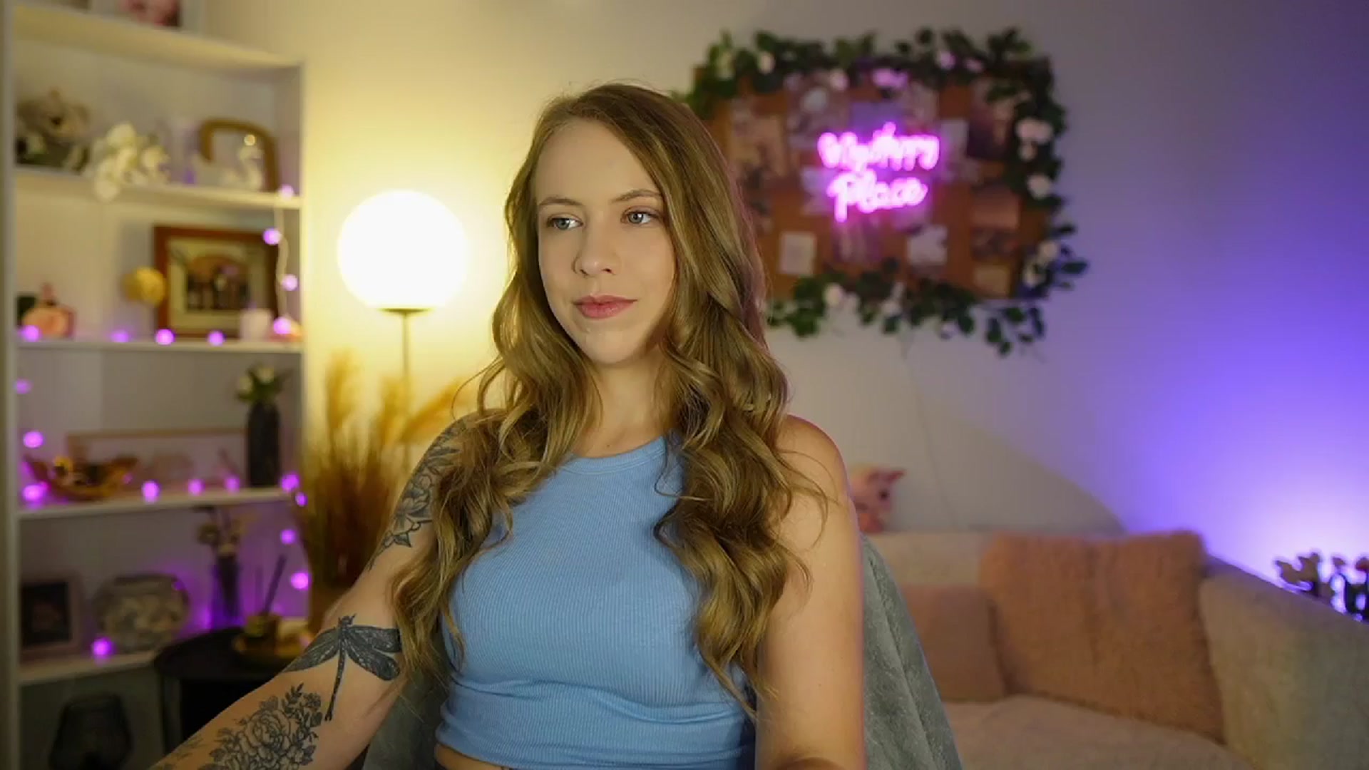 Gallery image thumbnail from Cindy_Grey's myfreecams stream on, 08/25/2025, 19:08 image 10 of 20