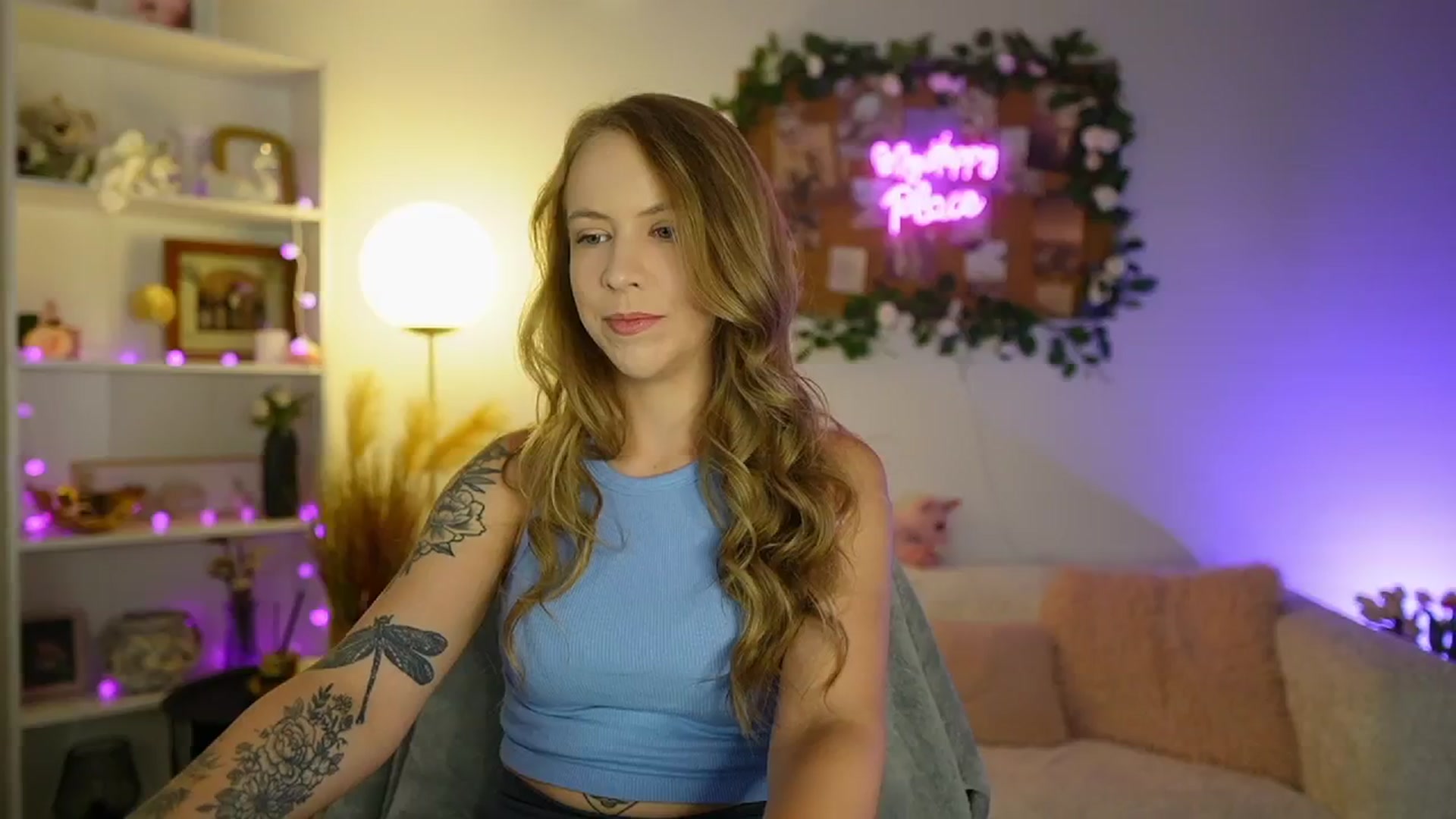 Gallery image thumbnail from Cindy_Grey's myfreecams stream on, 08/25/2025, 19:08 image 4 of 20