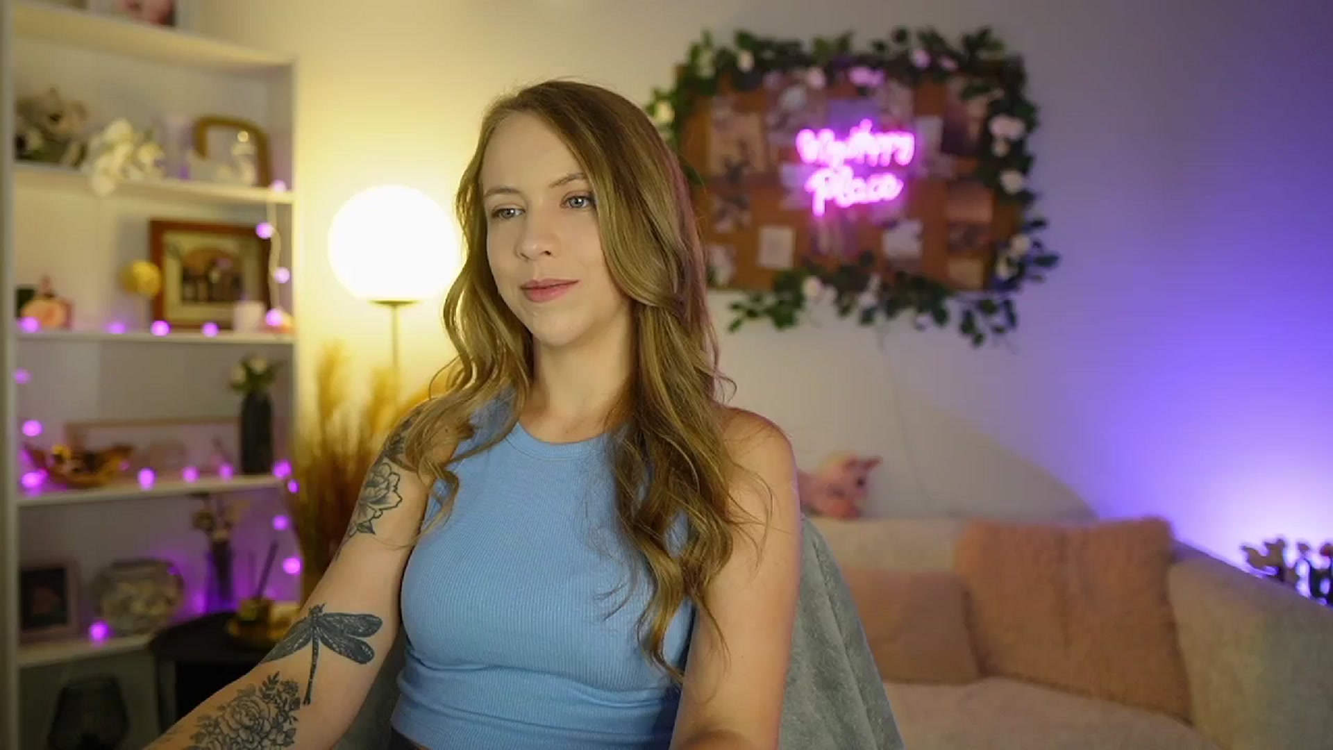 Gallery image thumbnail from Cindy_Grey's myfreecams stream on, 08/25/2025, 19:08 image 18 of 20