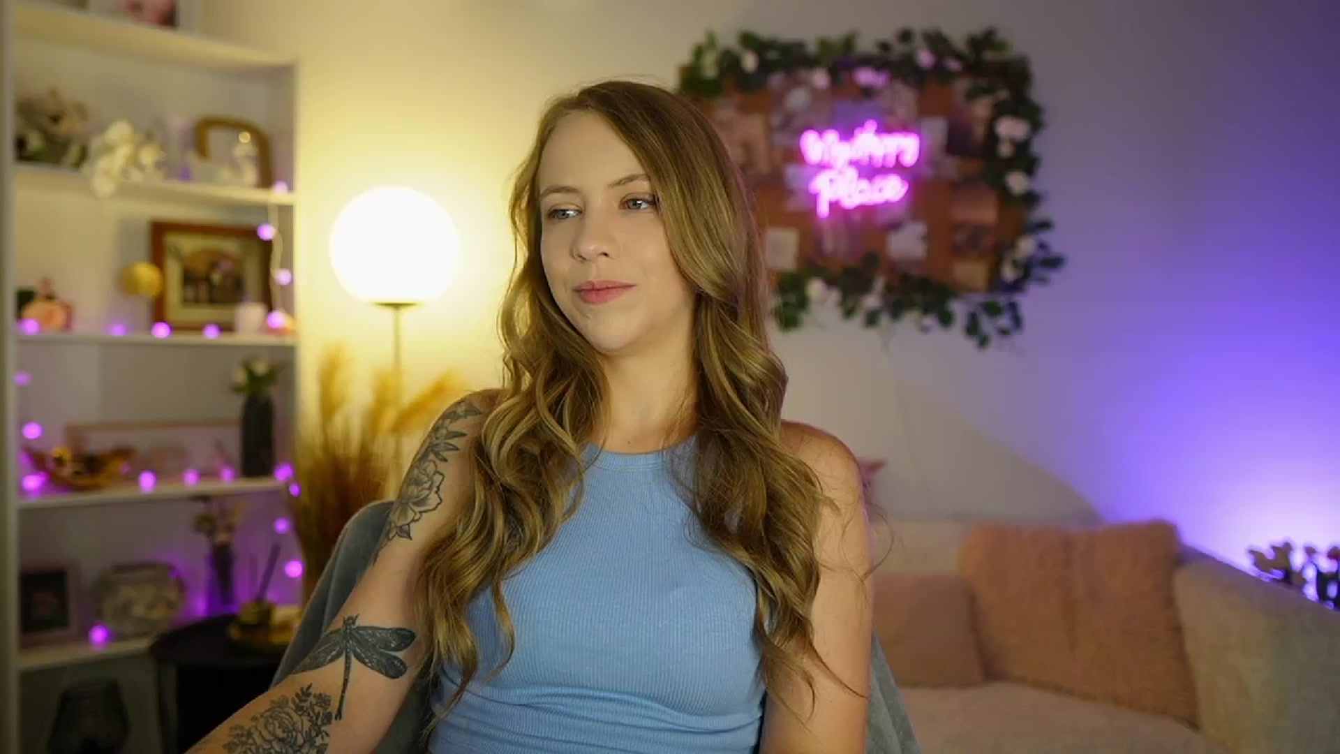 Gallery image thumbnail from Cindy_Grey's myfreecams stream on, 08/25/2025, 20:39 image 12 of 20