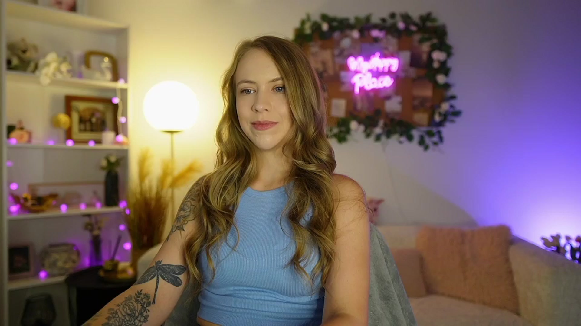 Gallery image thumbnail from Cindy_Grey's myfreecams stream on, 08/25/2025, 20:39 image 17 of 20