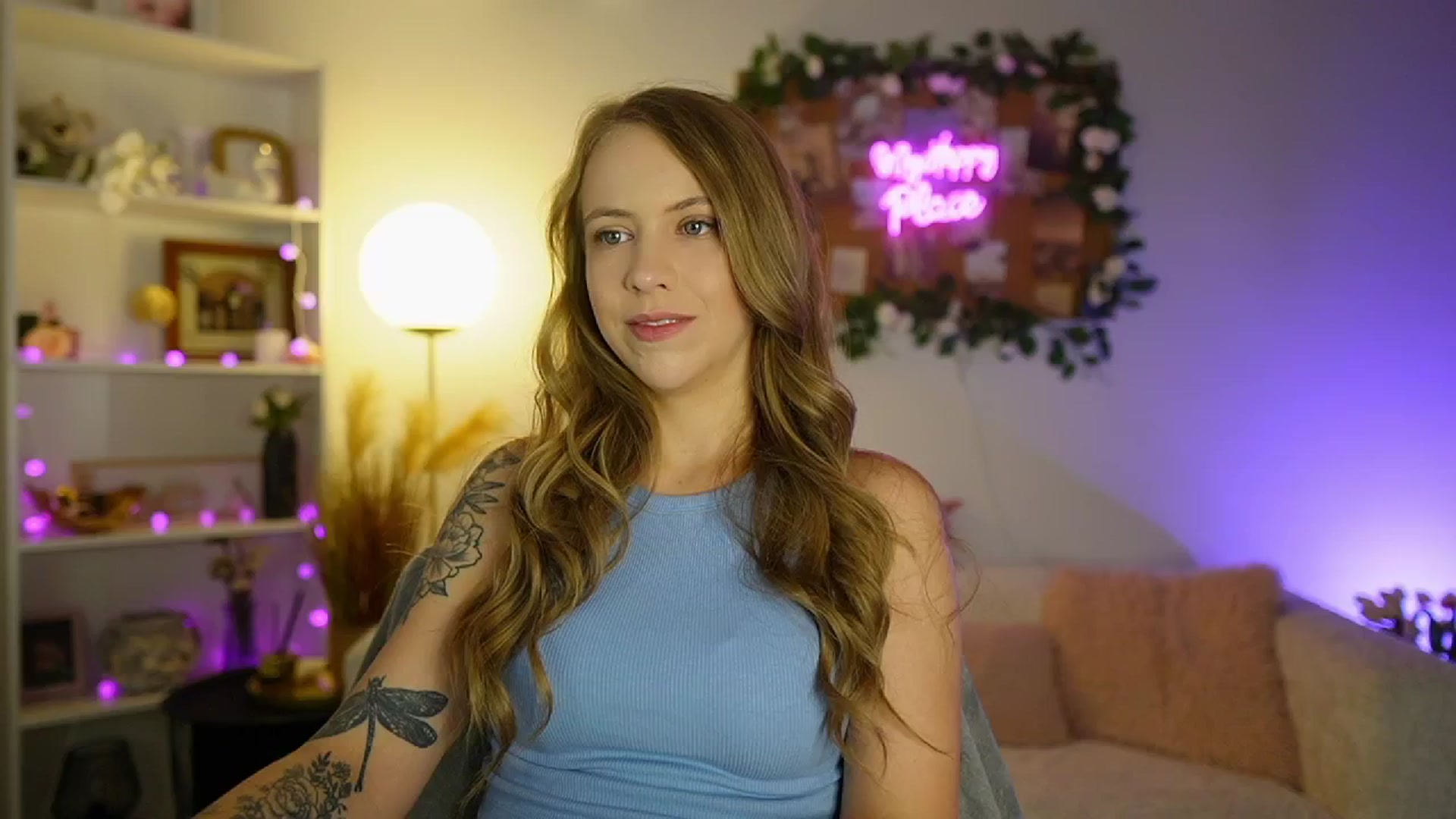 Gallery image thumbnail from Cindy_Grey's myfreecams stream on, 08/25/2025, 20:39 image 13 of 20