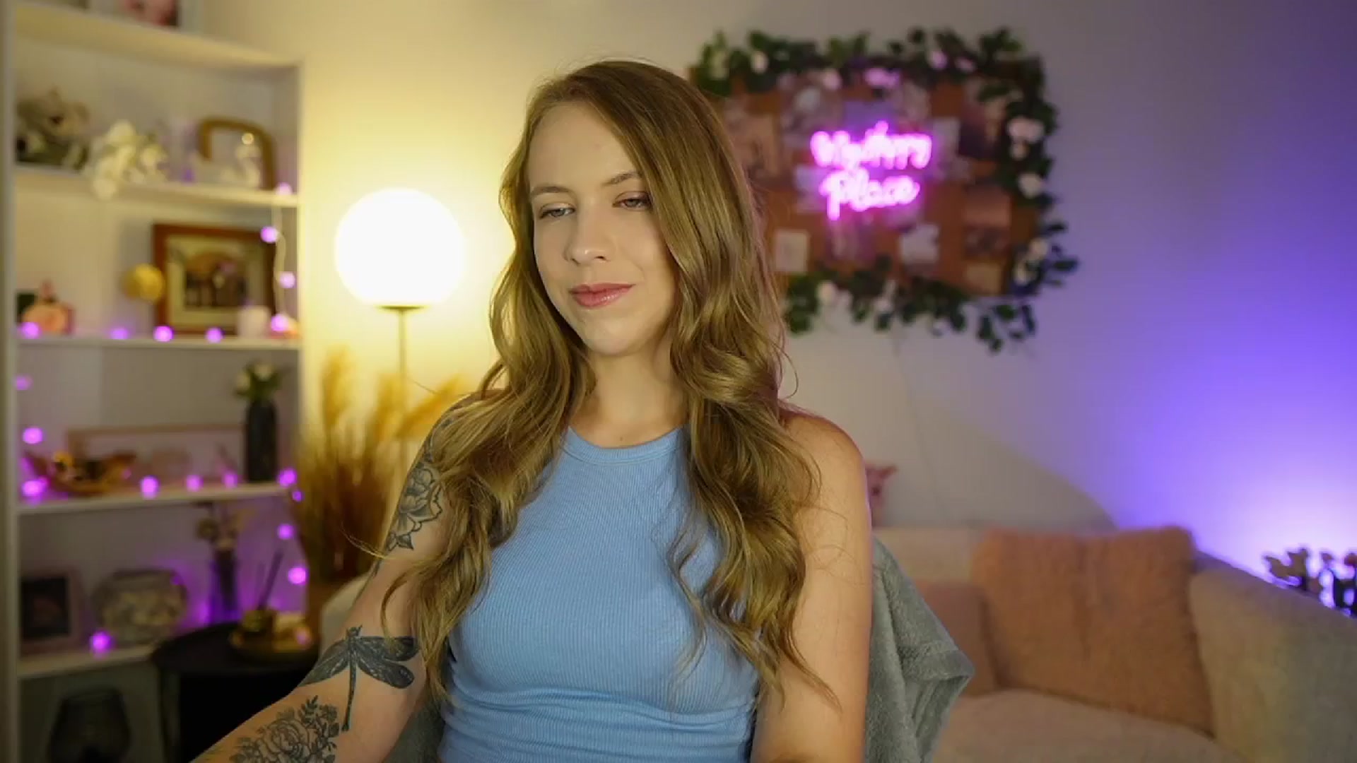 Gallery image thumbnail from Cindy_Grey's myfreecams stream on, 08/25/2025, 22:06 image 14 of 20