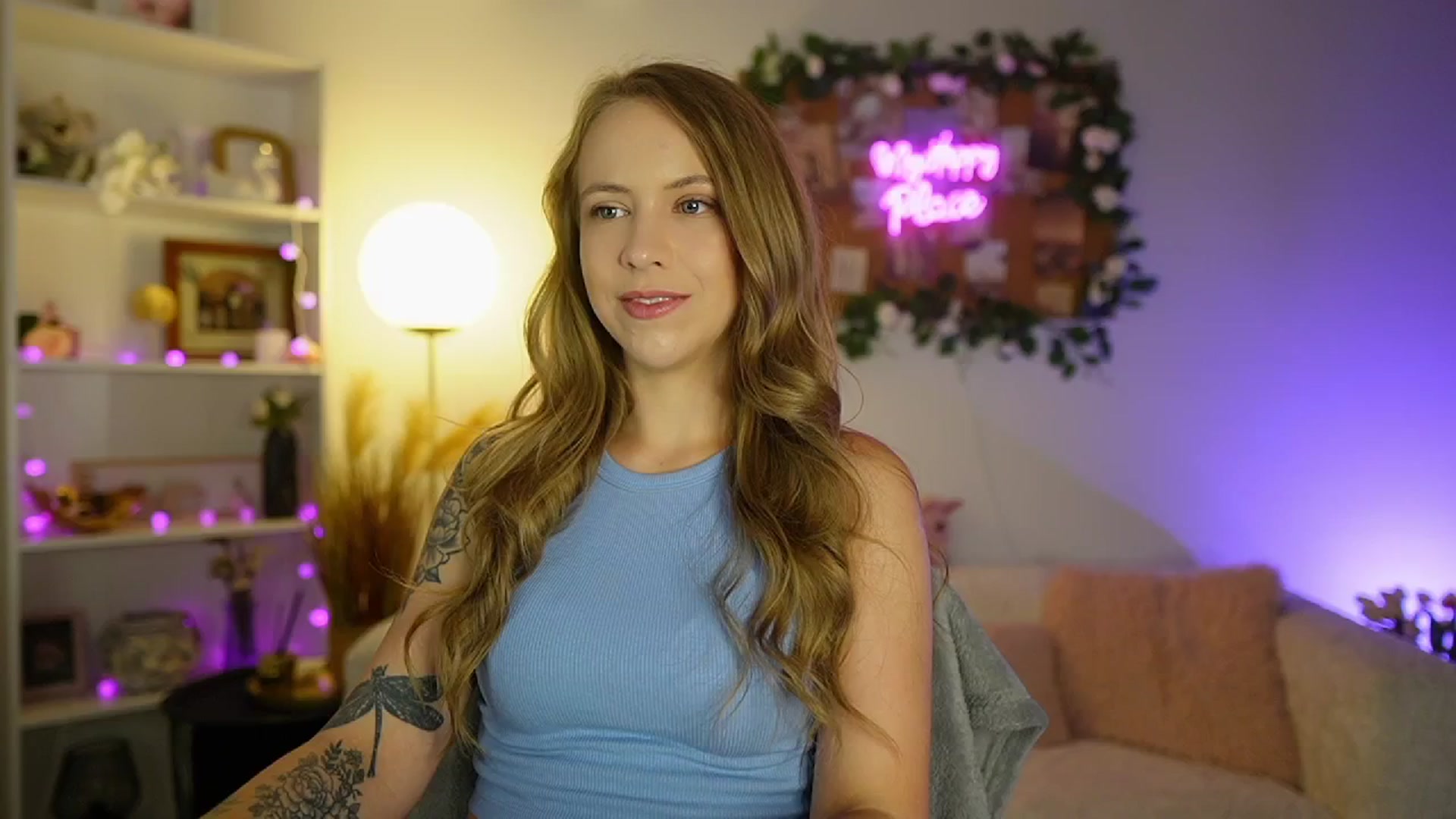 Gallery image thumbnail from Cindy_Grey's myfreecams stream on, 08/25/2025, 22:06 image 12 of 20