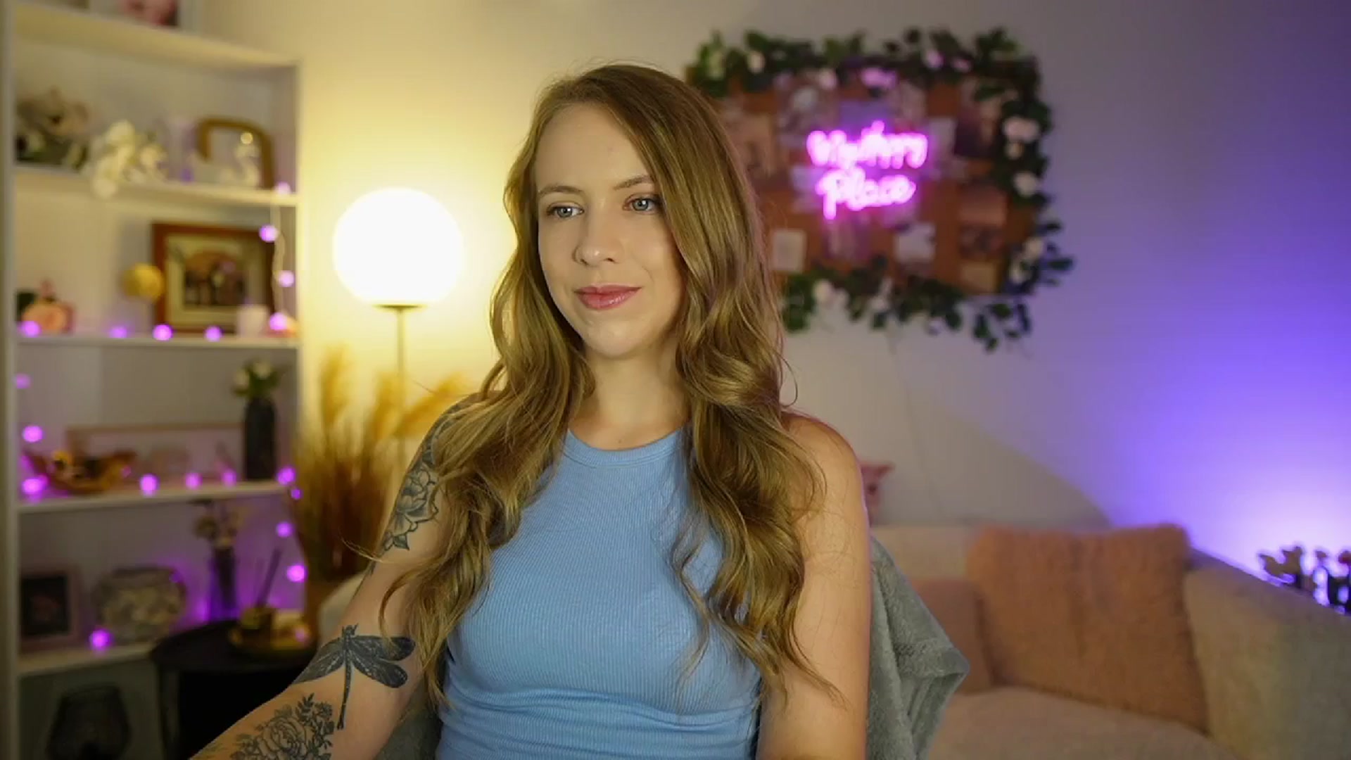 Gallery image thumbnail from Cindy_Grey's myfreecams stream on, 08/25/2025, 22:06 image 16 of 20