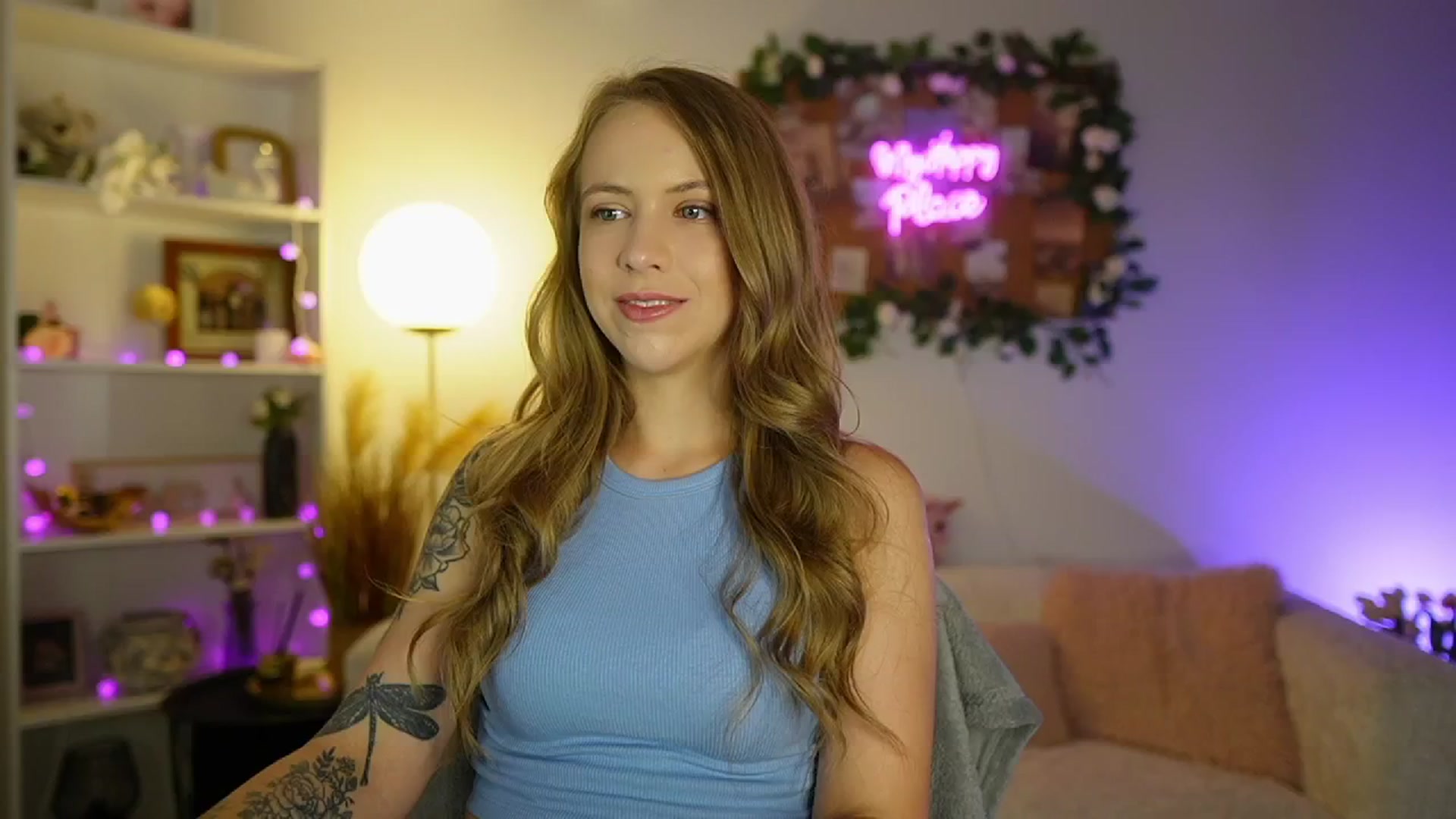 Gallery image thumbnail from Cindy_Grey's myfreecams stream on, 08/25/2025, 22:06 image 15 of 20