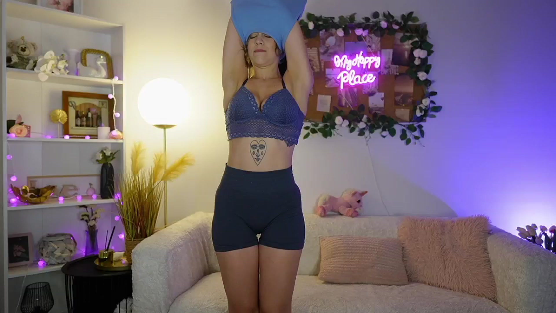 Gallery image thumbnail from Cindy_Grey's myfreecams stream on, 08/25/2025, 22:06 image 18 of 20