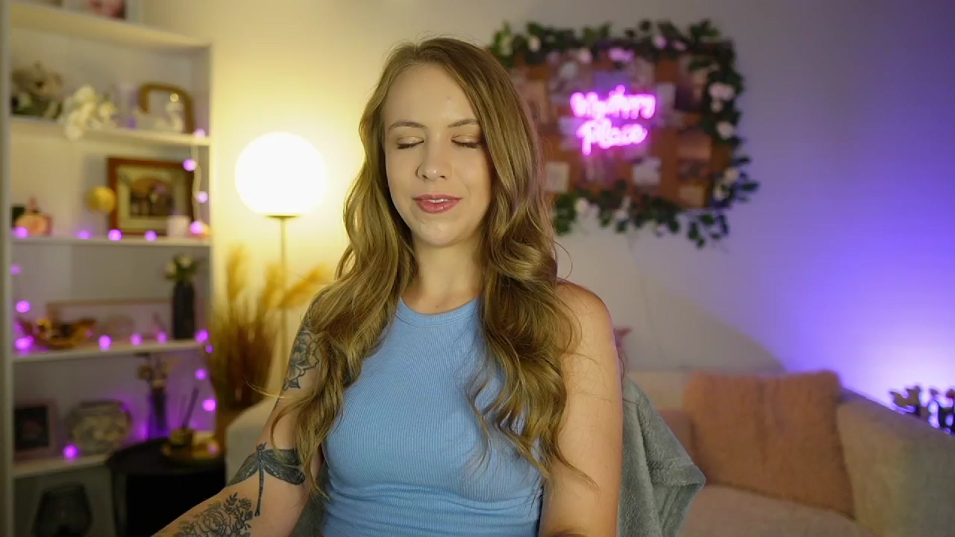 Gallery image thumbnail from Cindy_Grey's myfreecams stream on, 08/25/2025, 22:06 image 13 of 20