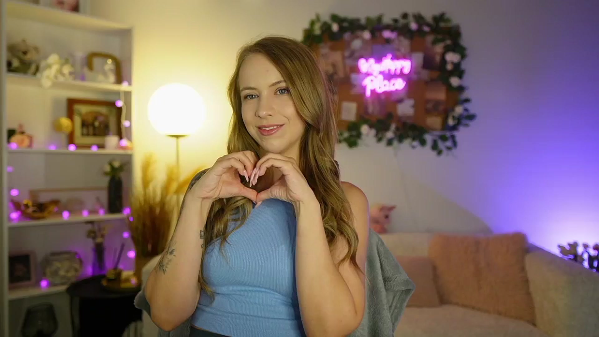 Gallery image thumbnail from Cindy_Grey's myfreecams stream on, 08/25/2025, 23:04 image 1 of 20