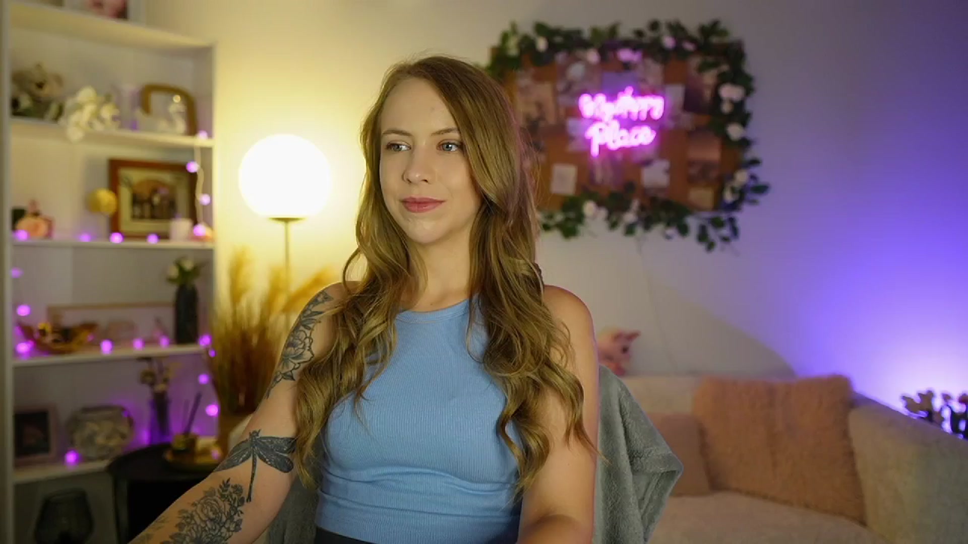 Gallery image thumbnail from Cindy_Grey's myfreecams stream on, 08/25/2025, 23:04 image 2 of 20