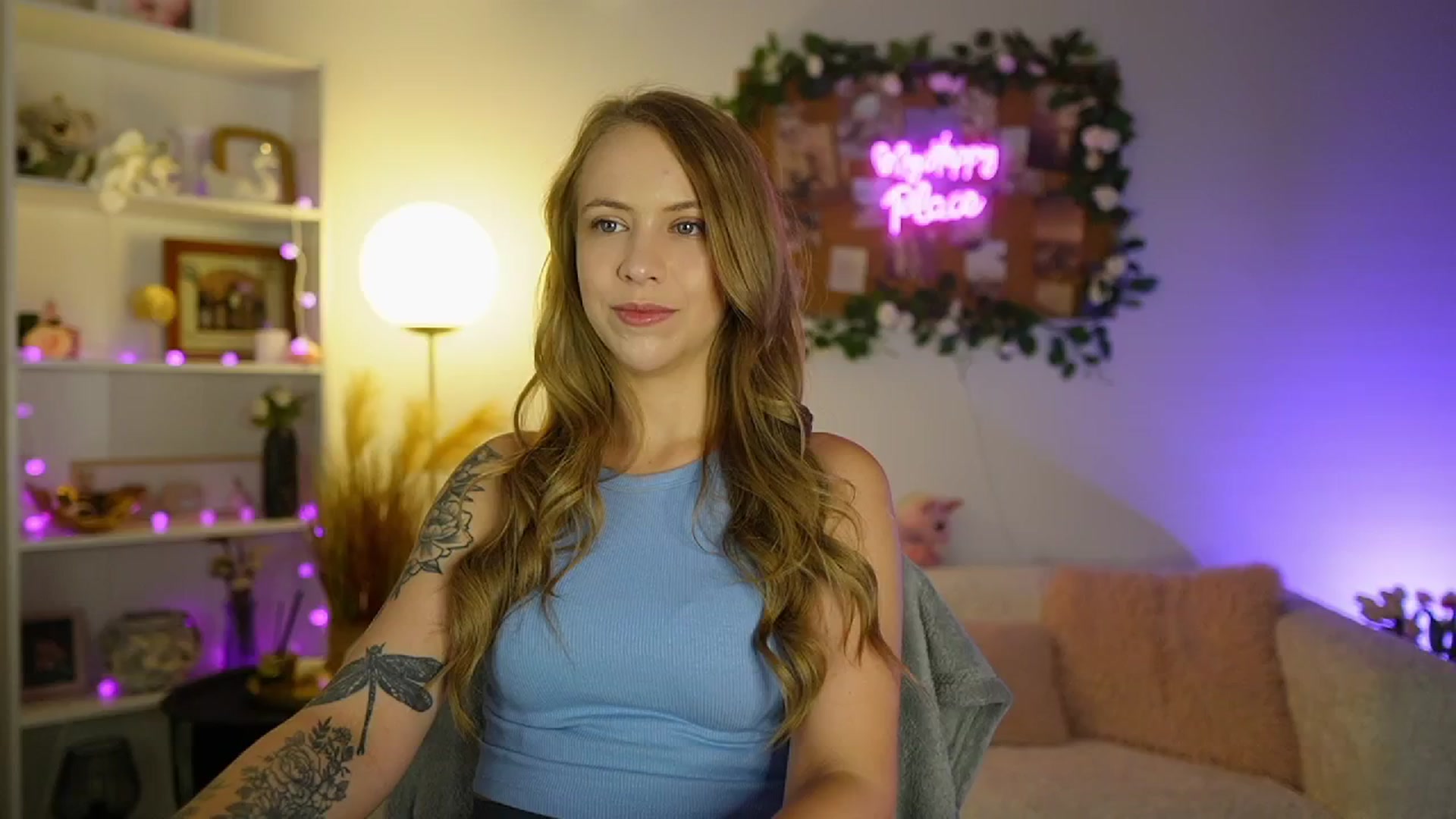 Gallery image thumbnail from Cindy_Grey's myfreecams stream on, 08/25/2025, 23:04 image 10 of 20