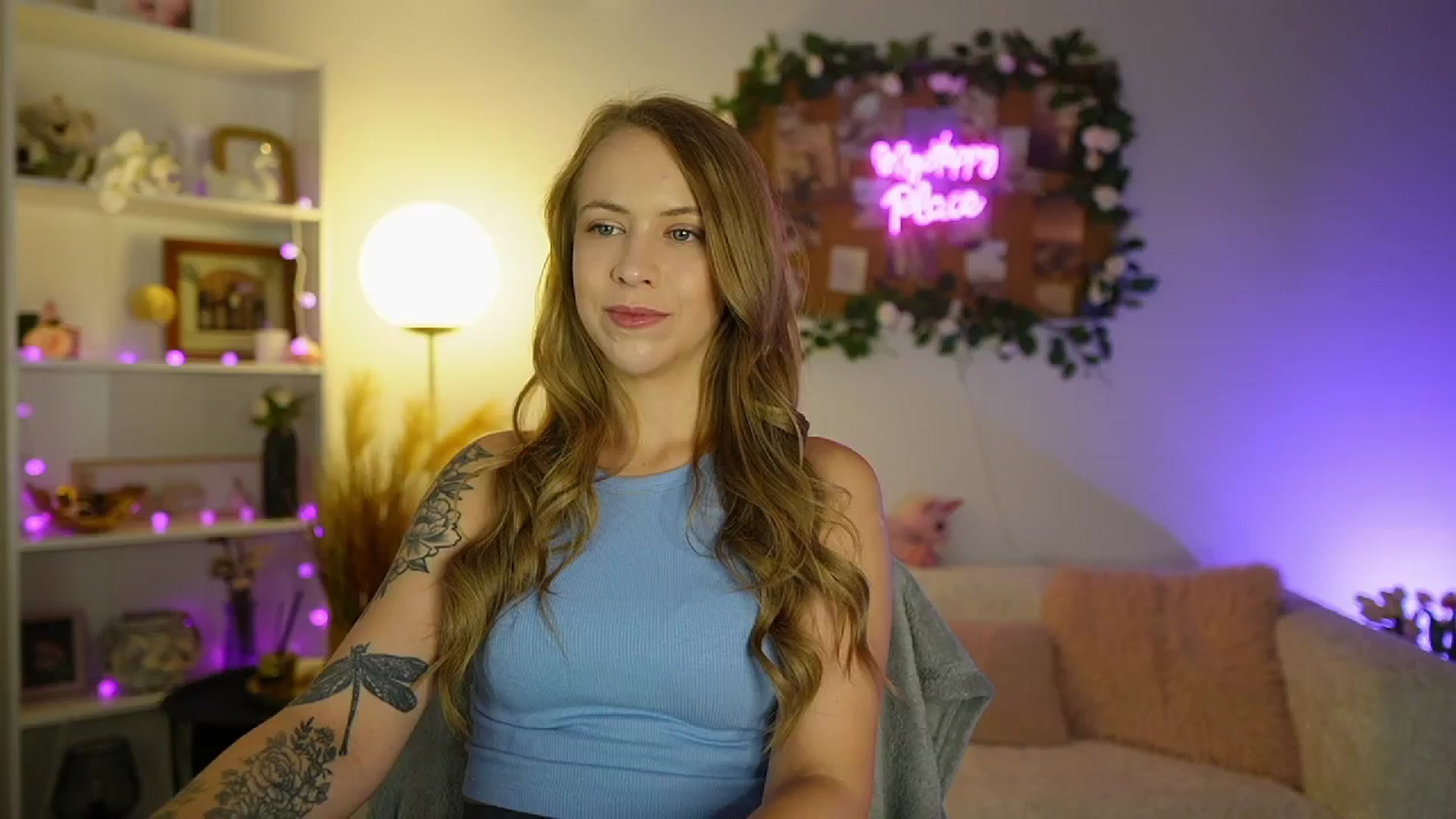 Gallery image thumbnail from Cindy_Grey's myfreecams stream on, 08/25/2025, 23:04 image 12 of 20