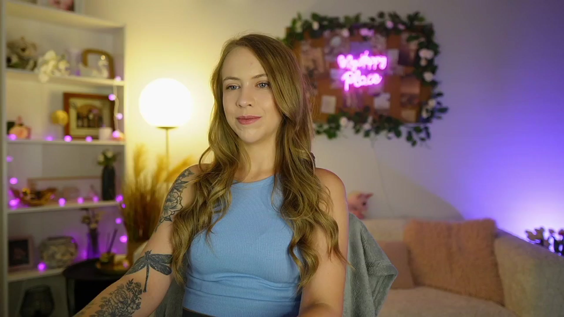 Gallery image thumbnail from Cindy_Grey's myfreecams stream on, 08/25/2025, 23:04 image 3 of 20