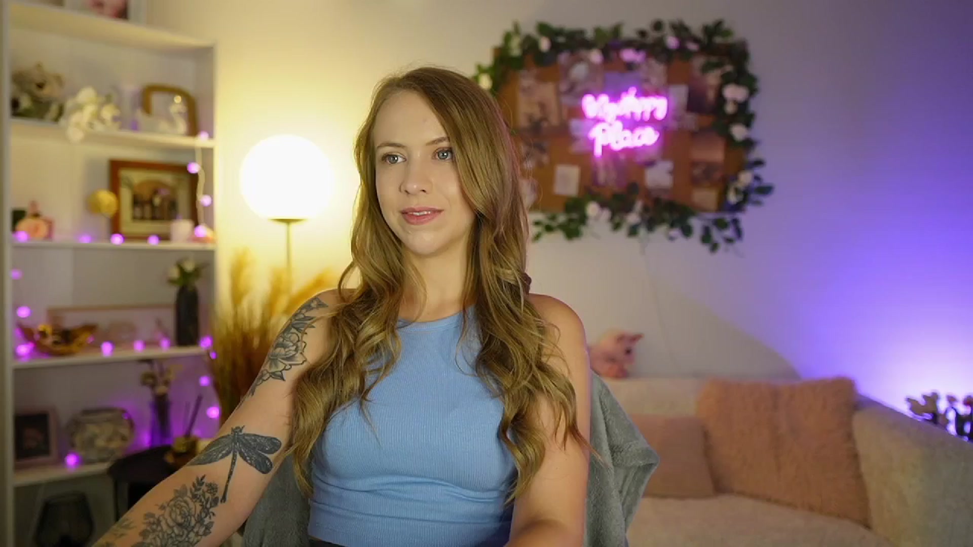 Gallery image thumbnail from Cindy_Grey's myfreecams stream on, 08/25/2025, 23:04 image 16 of 20