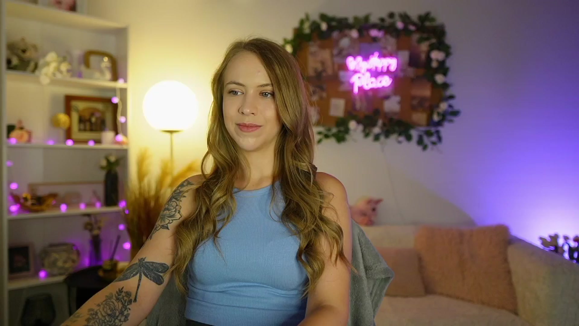 Gallery image thumbnail from Cindy_Grey's myfreecams stream on, 08/25/2025, 23:04 image 15 of 20