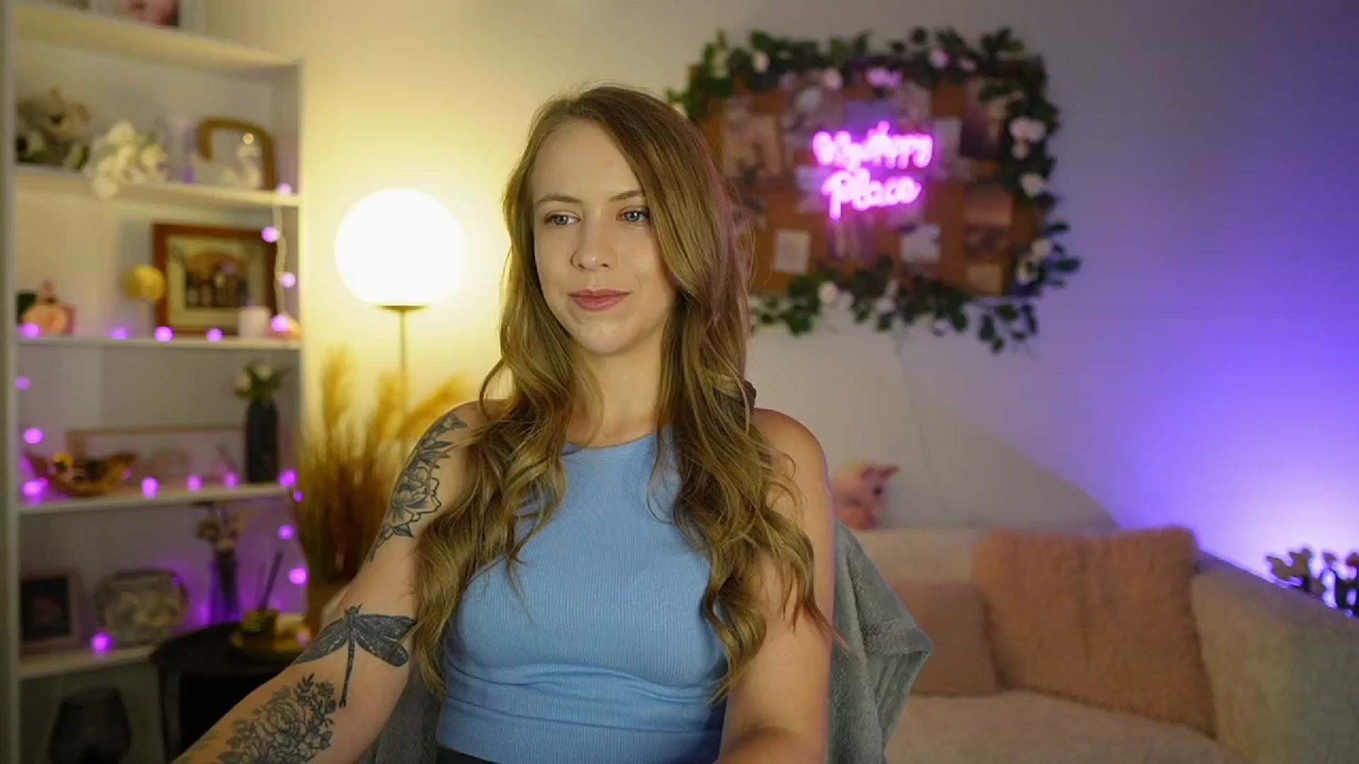 Gallery image thumbnail from Cindy_Grey's myfreecams stream on, 08/25/2025, 23:04 image 9 of 20