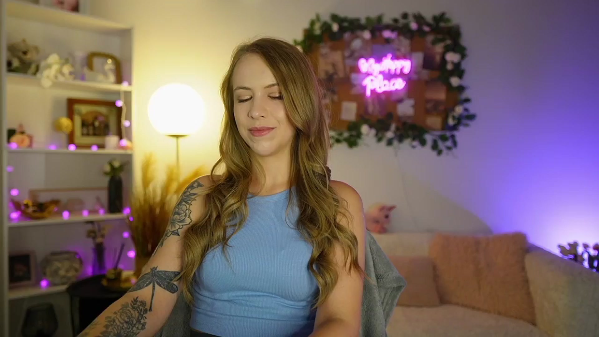 Gallery image thumbnail from Cindy_Grey's myfreecams stream on, 08/25/2025, 23:04 image 7 of 20