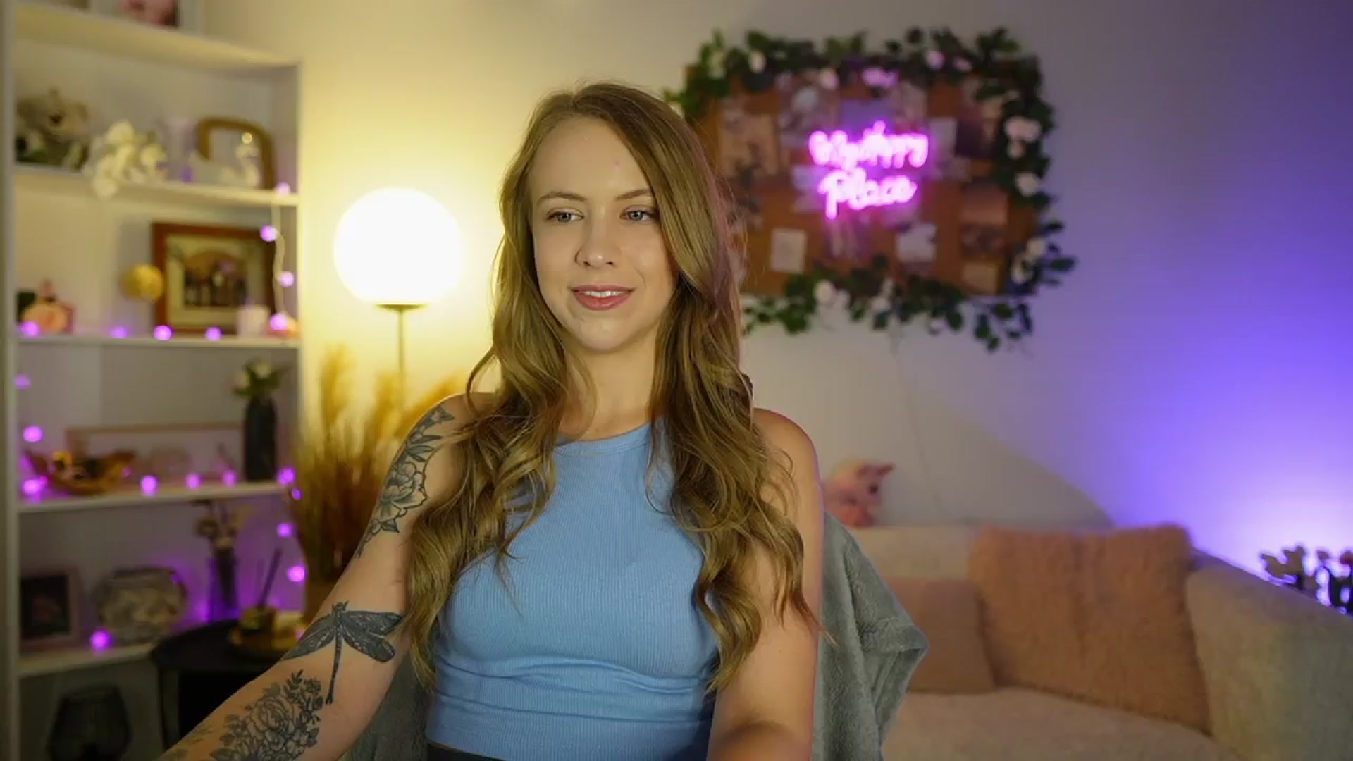 Gallery image thumbnail from Cindy_Grey's myfreecams stream on, 08/25/2025, 23:04 image 4 of 20