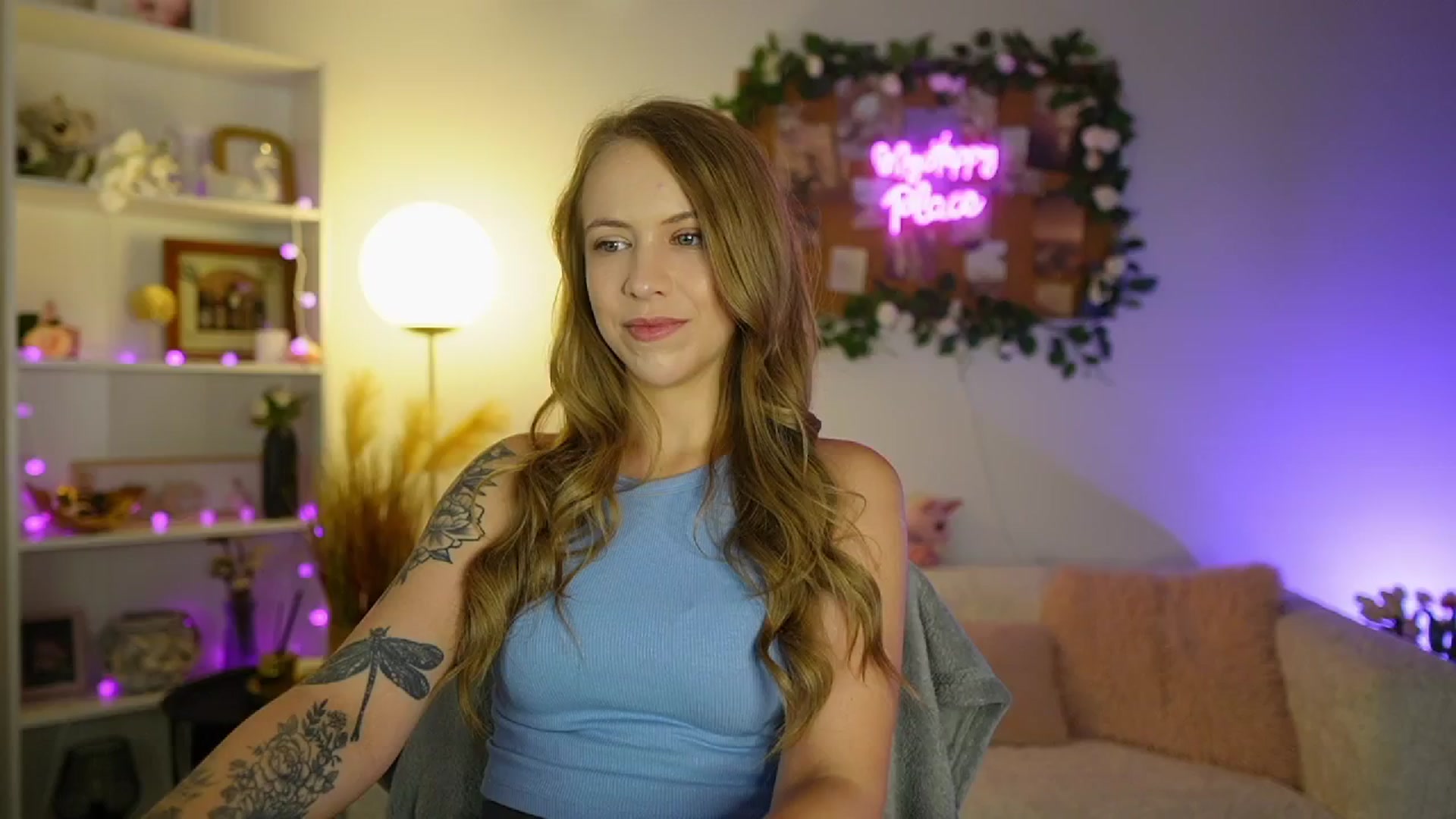 Gallery image thumbnail from Cindy_Grey's myfreecams stream on, 08/25/2025, 23:04 image 18 of 20