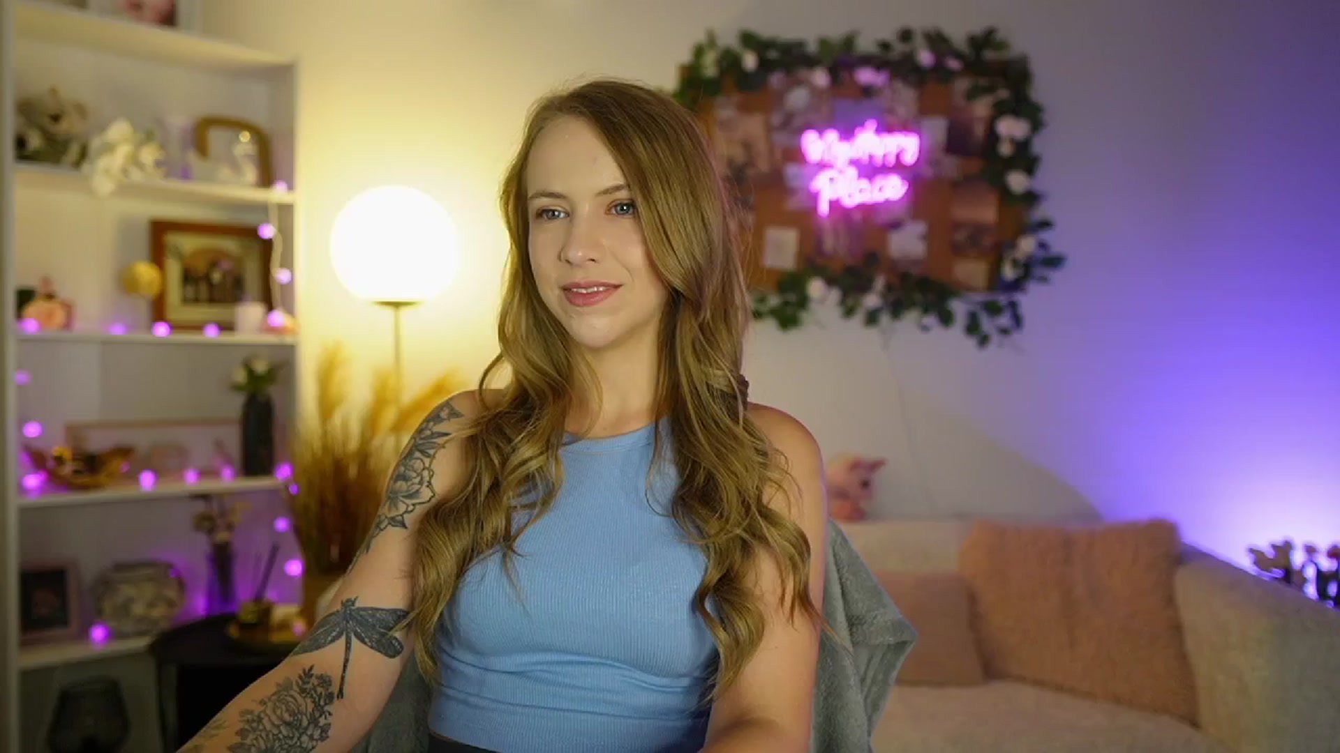 Gallery image thumbnail from Cindy_Grey's myfreecams stream on, 08/25/2025, 23:04 image 6 of 20