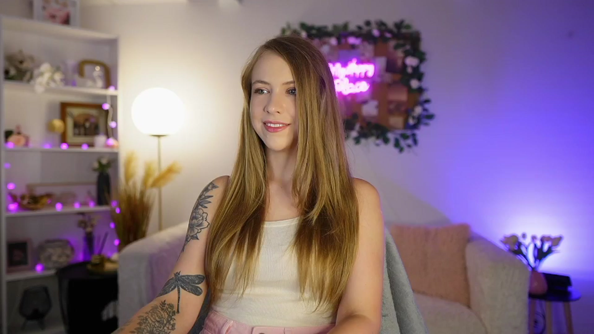 Gallery image thumbnail from Cindy_Grey's myfreecams stream on, 08/26/2025, 19:58 image 2 of 20
