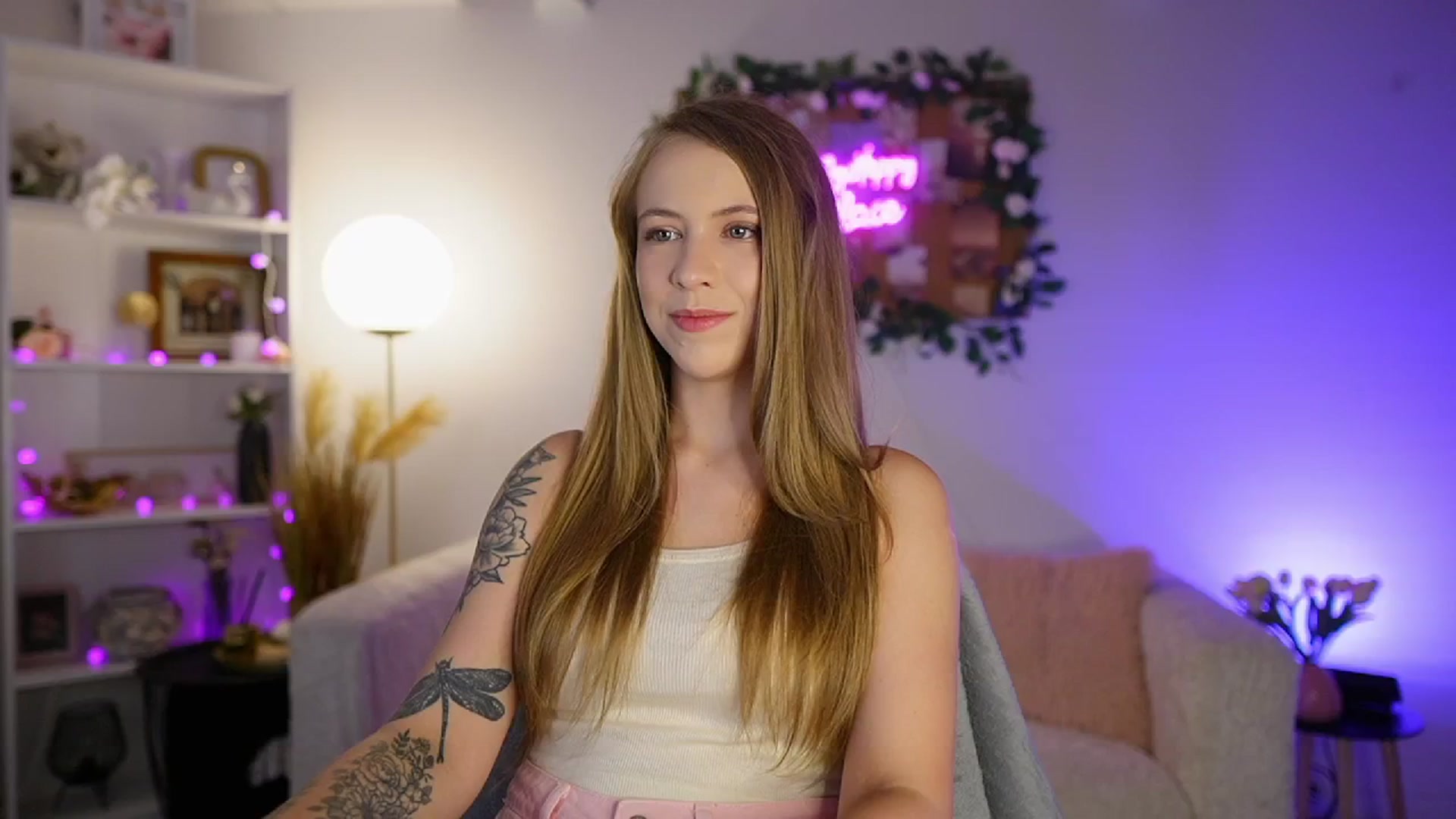 Gallery image thumbnail from Cindy_Grey's myfreecams stream on, 08/26/2025, 19:58 image 4 of 20