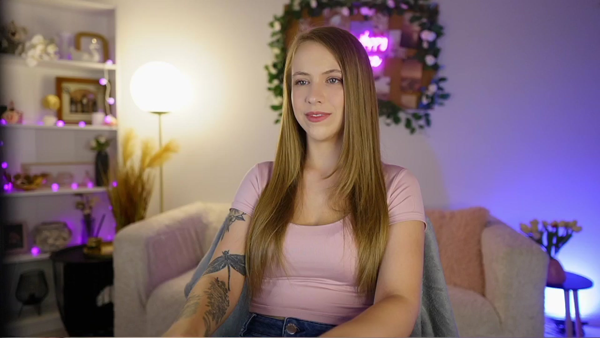 Gallery image thumbnail from Cindy_Grey's myfreecams stream on, 08/28/2025, 20:55 image 5 of 20