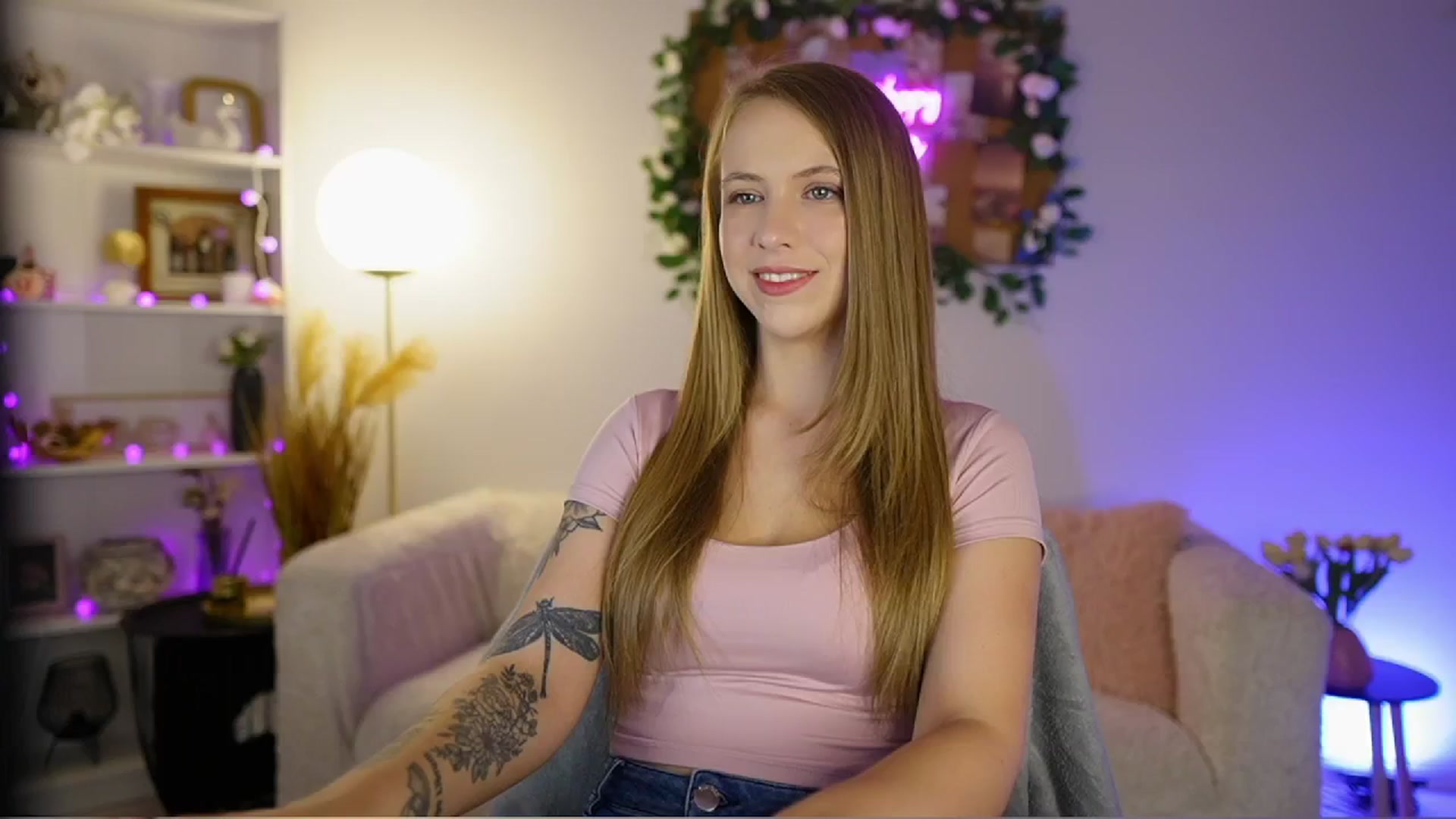 Gallery image thumbnail from Cindy_Grey's myfreecams stream on, 08/28/2025, 20:55 image 6 of 20