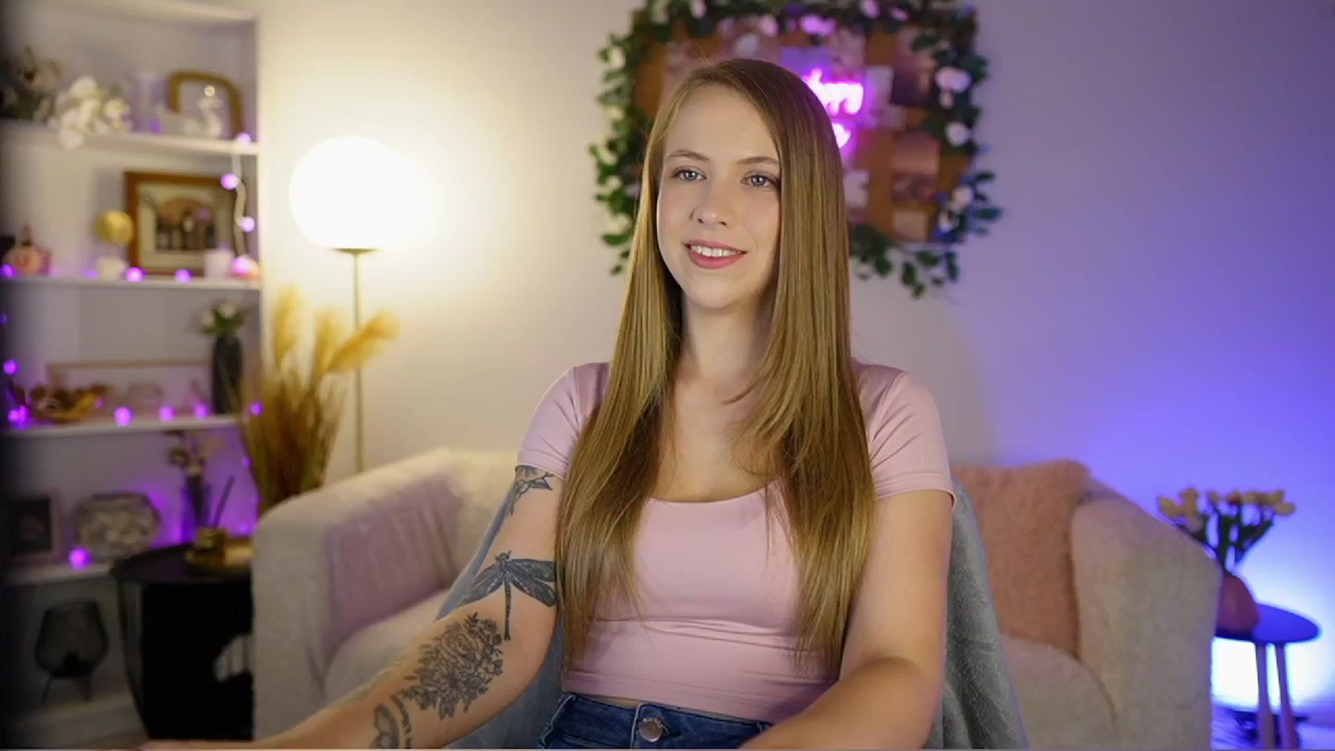 Gallery image thumbnail from Cindy_Grey's myfreecams stream on, 08/28/2025, 20:55 image 8 of 20