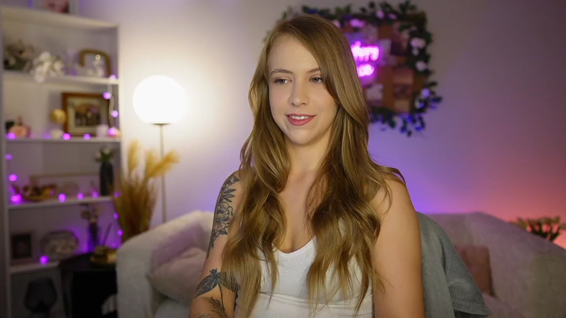 Gallery image thumbnail from Cindy_Grey's myfreecams stream on, 08/30/2025, 23:37 image 6 of 20