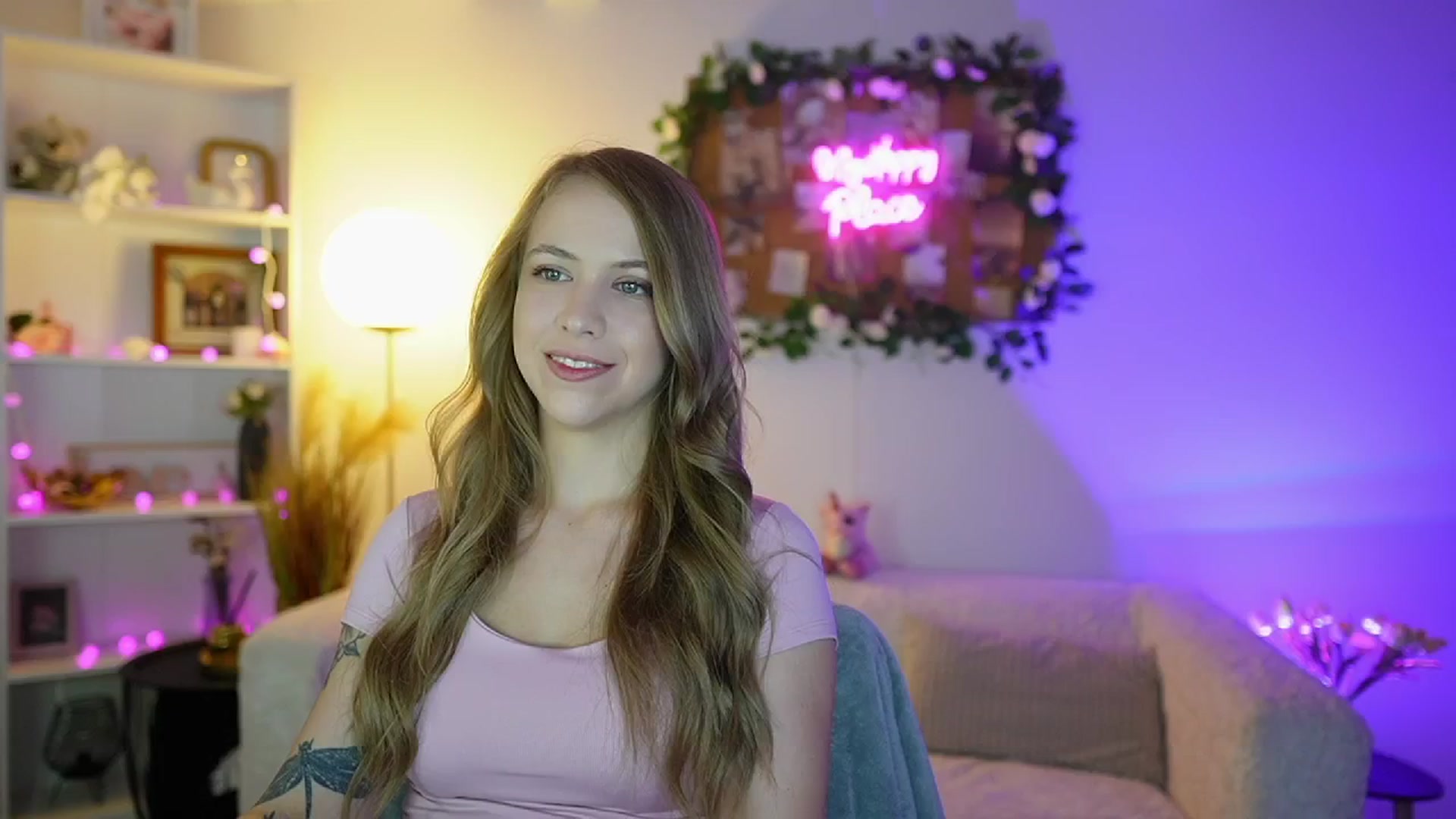 Gallery image thumbnail from Cindy_Grey's myfreecams stream on, 09/02/2025, 19:26 image 20 of 20