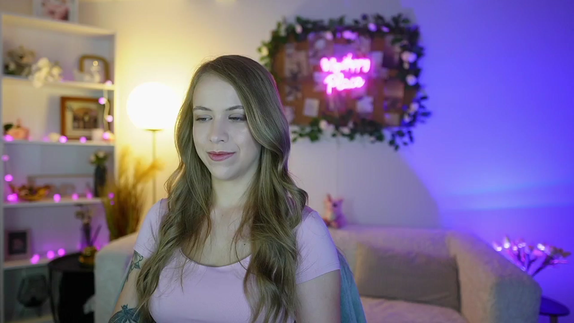 Gallery image thumbnail from Cindy_Grey's myfreecams stream on, 09/02/2025, 19:26 image 13 of 20