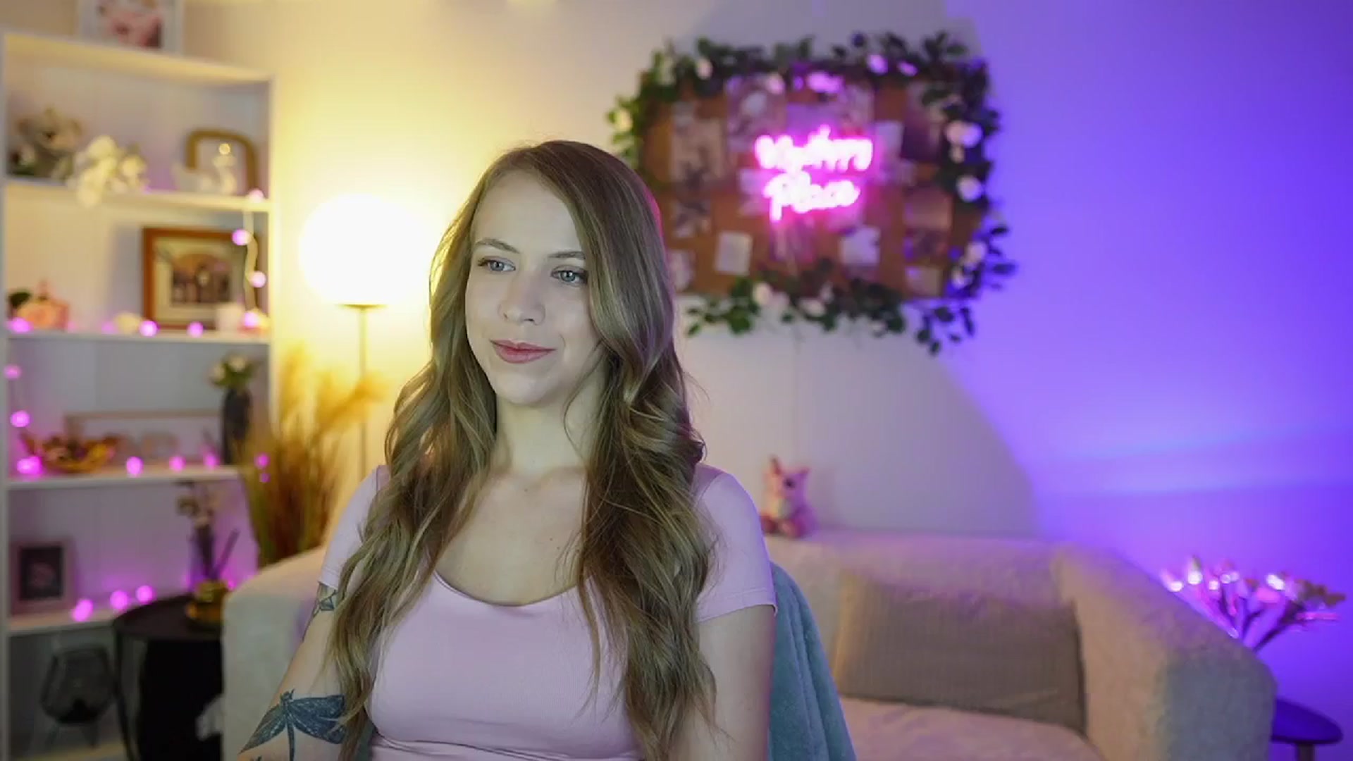 Gallery image thumbnail from Cindy_Grey's myfreecams stream on, 09/02/2025, 20:39 image 6 of 20