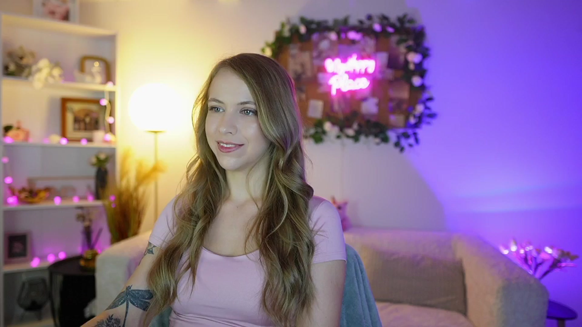 Gallery image thumbnail from Cindy_Grey's myfreecams stream on, 09/02/2025, 20:39 image 20 of 20