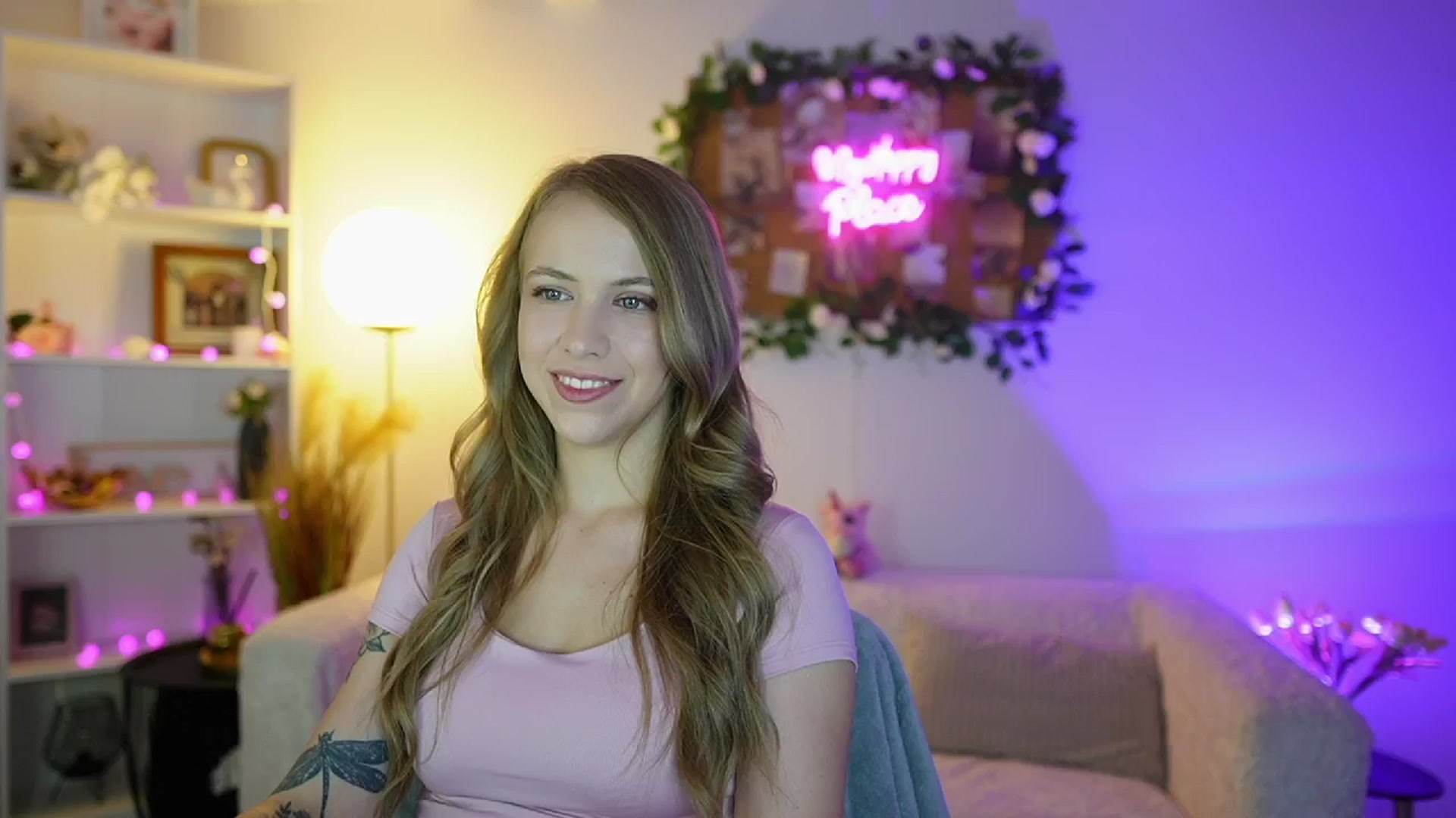 Gallery image thumbnail from Cindy_Grey's myfreecams stream on, 09/02/2025, 20:39 image 9 of 20
