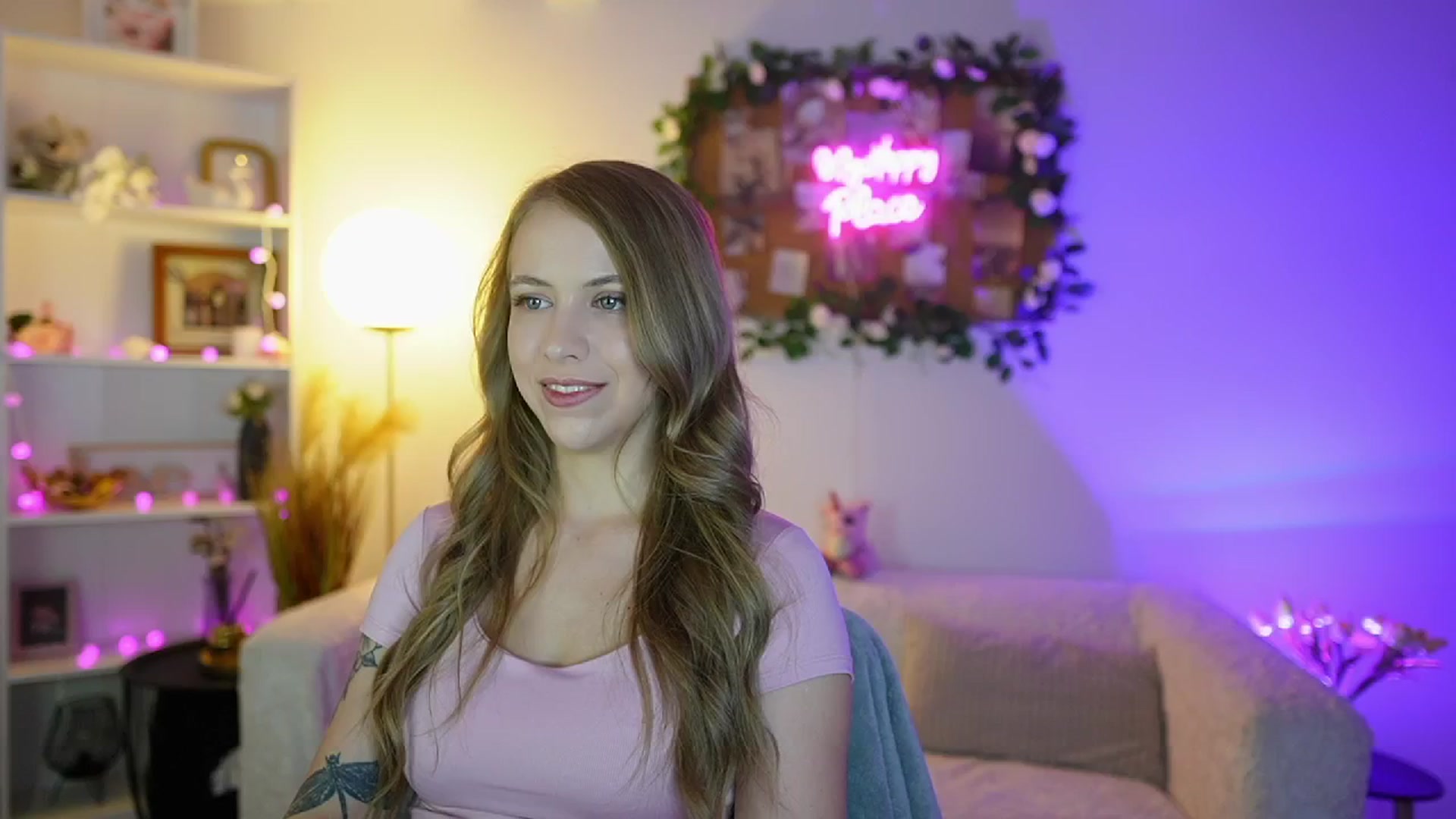 Gallery image thumbnail from Cindy_Grey's myfreecams stream on, 09/02/2025, 20:39 image 12 of 20